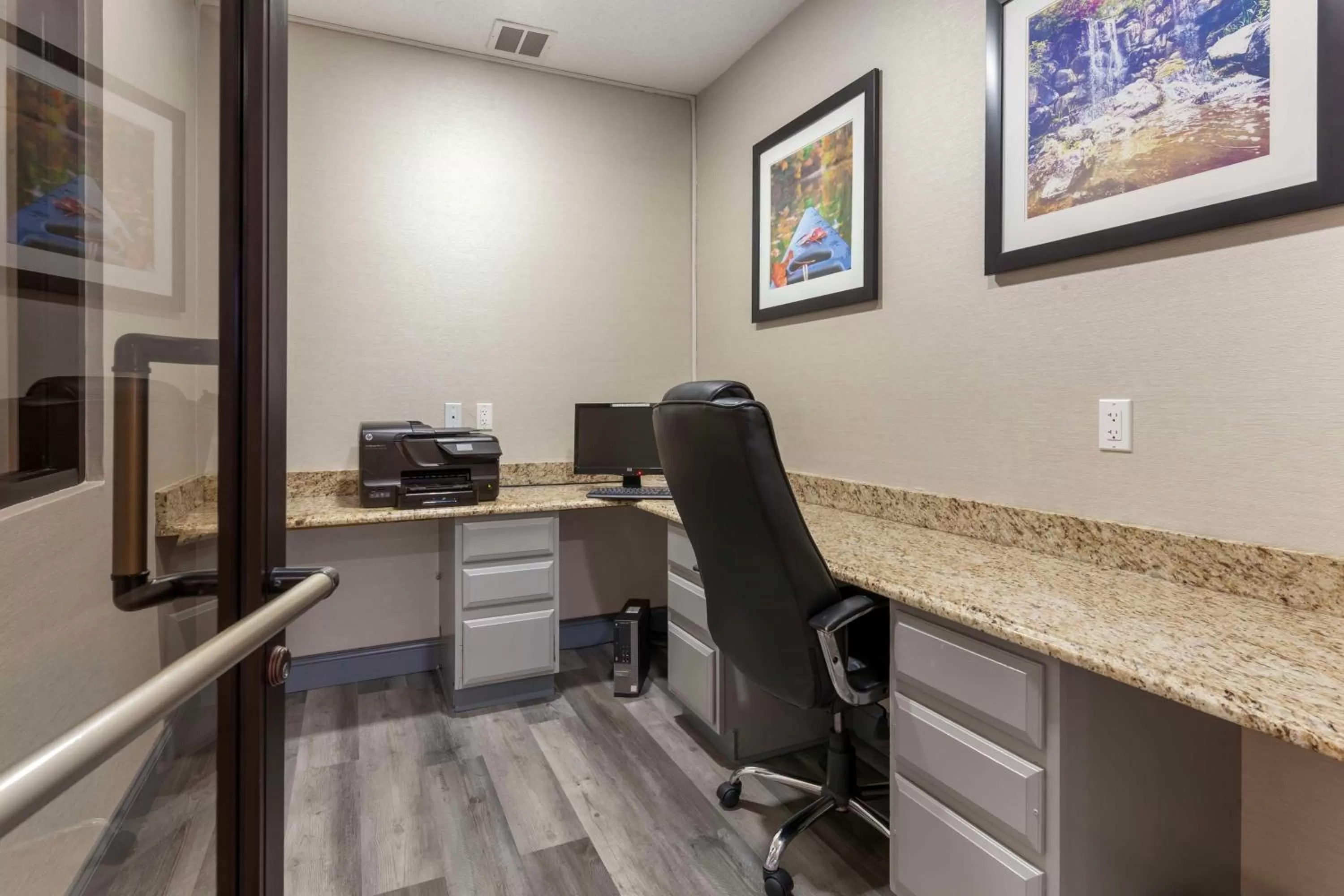 Business facilities in Best Western Sycamore Inn