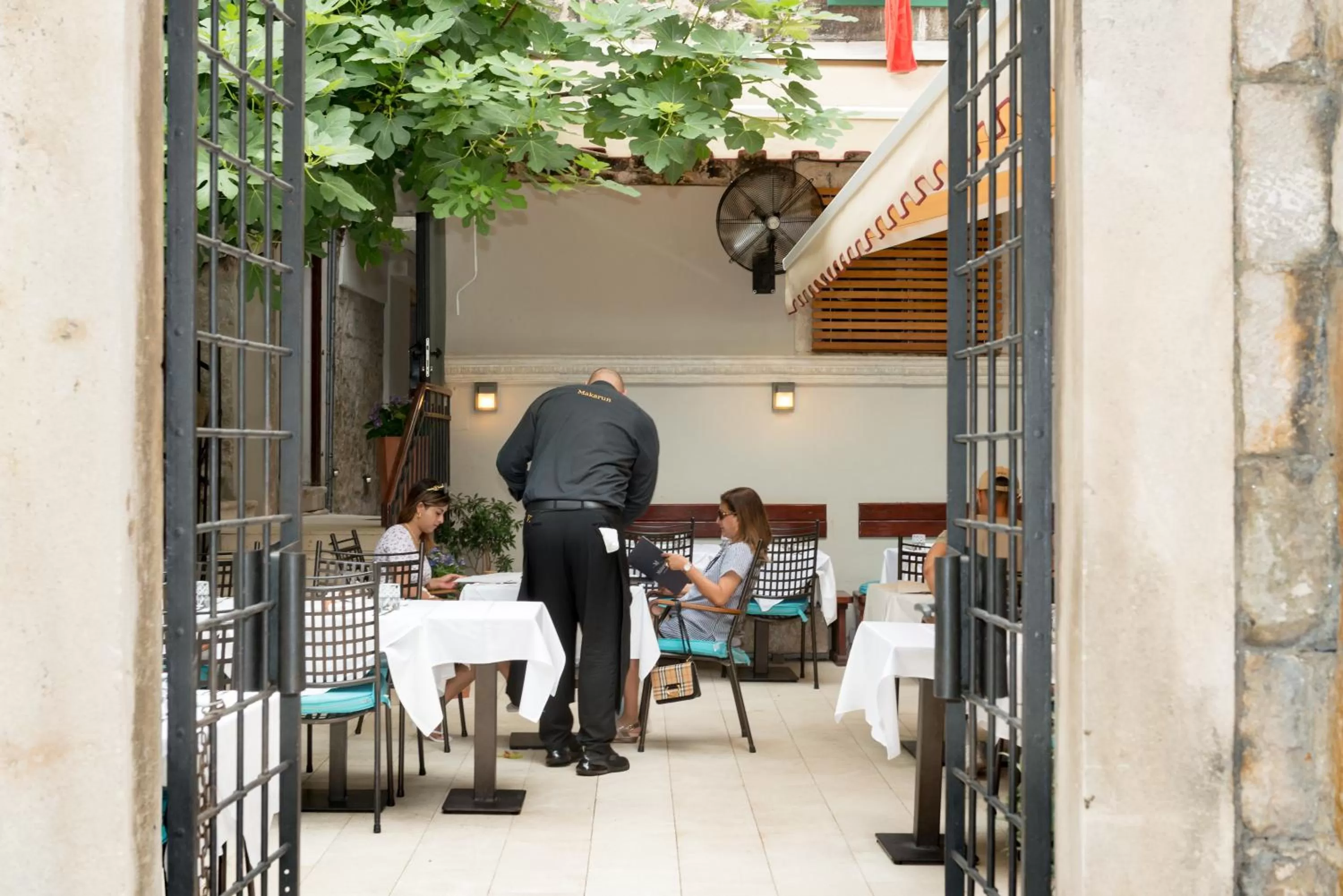 Restaurant/places to eat in Makarun Heritage Rooms