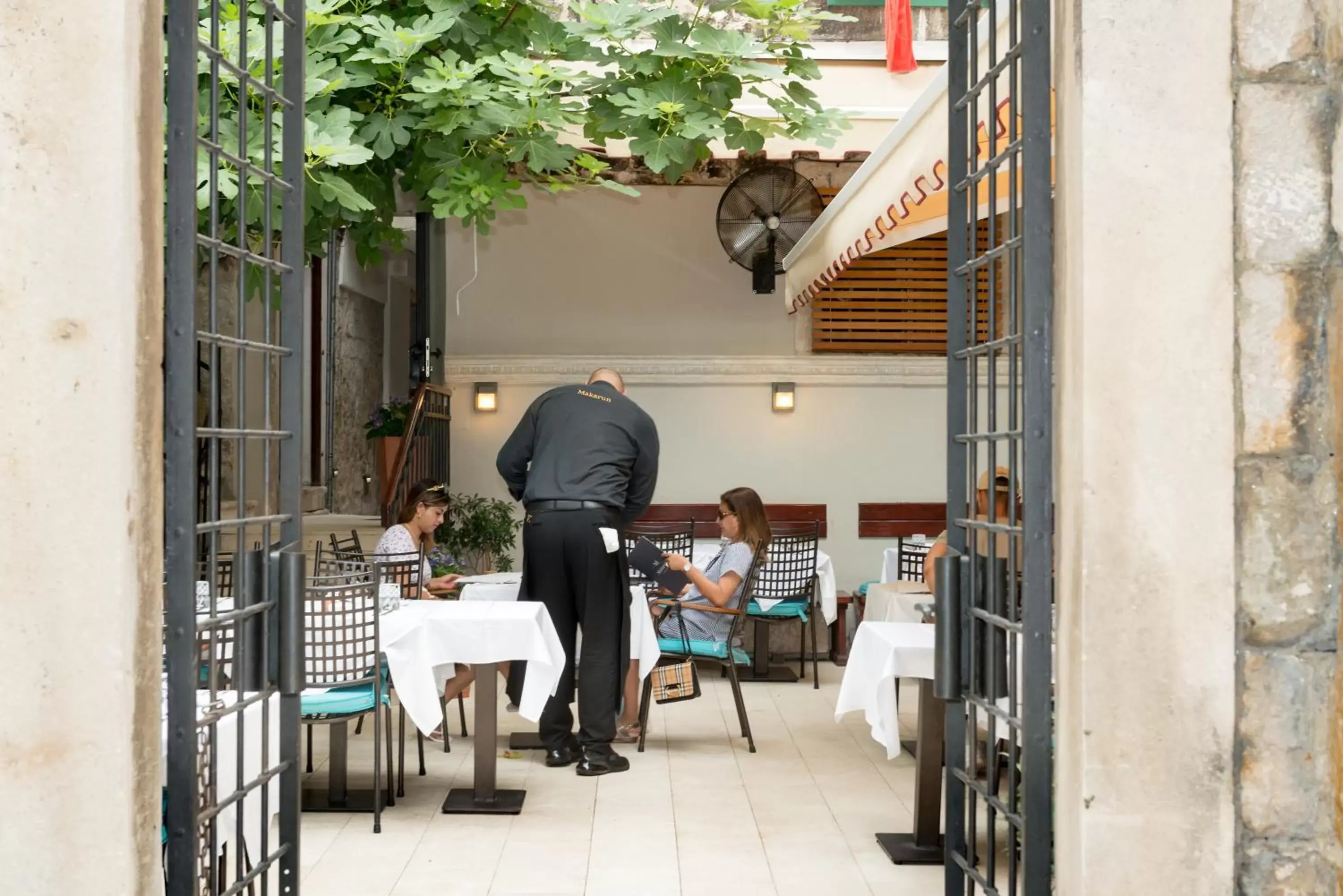 Restaurant/places to eat in Makarun Heritage Rooms Restaurant/places to eat in Makarun Heritage Rooms