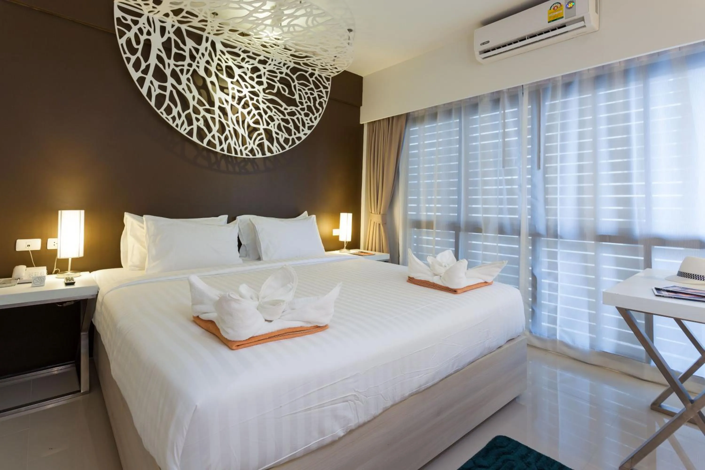 Photo of the whole room, Bed in Coral Inn