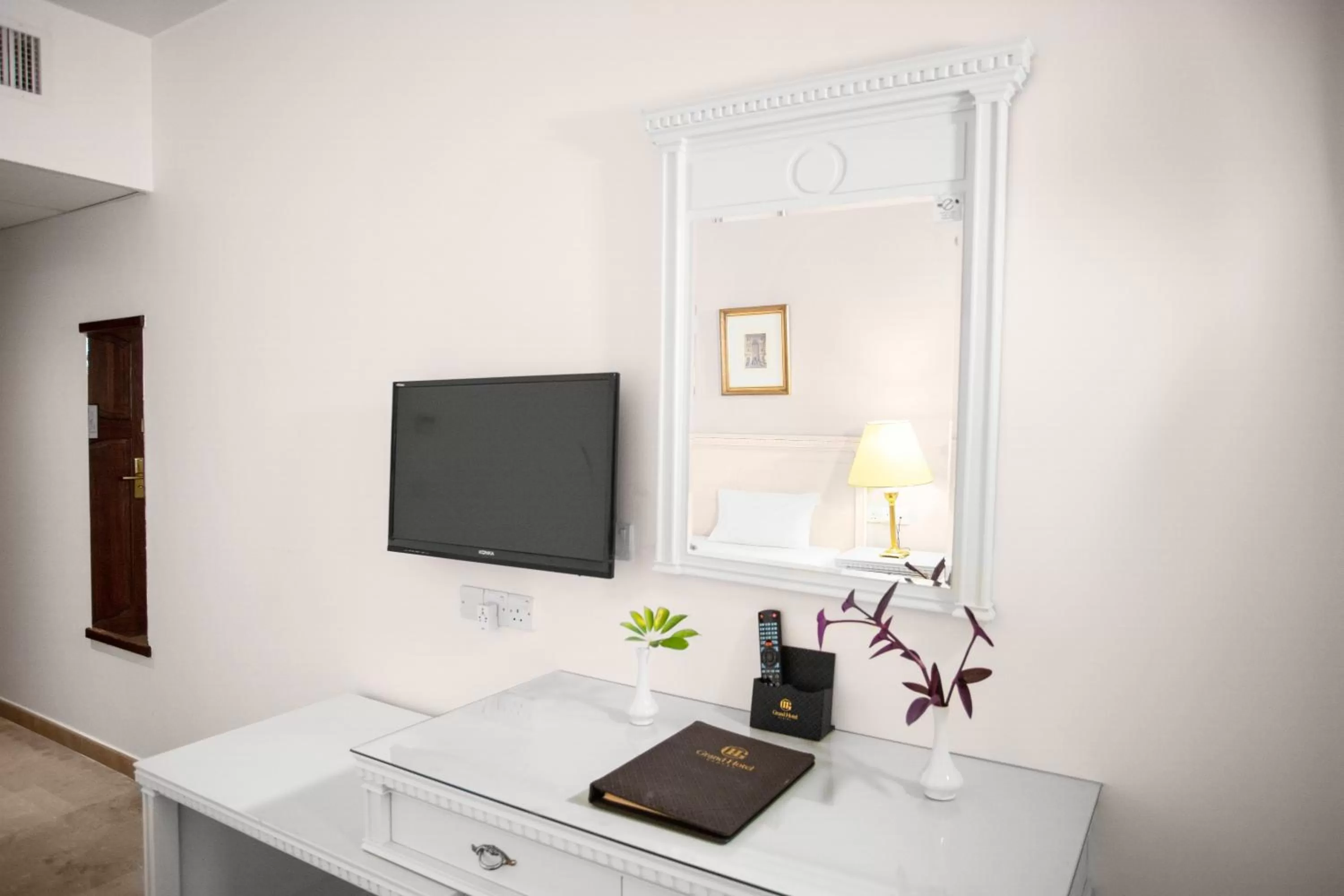 TV and multimedia in Grand Hotel Madaba