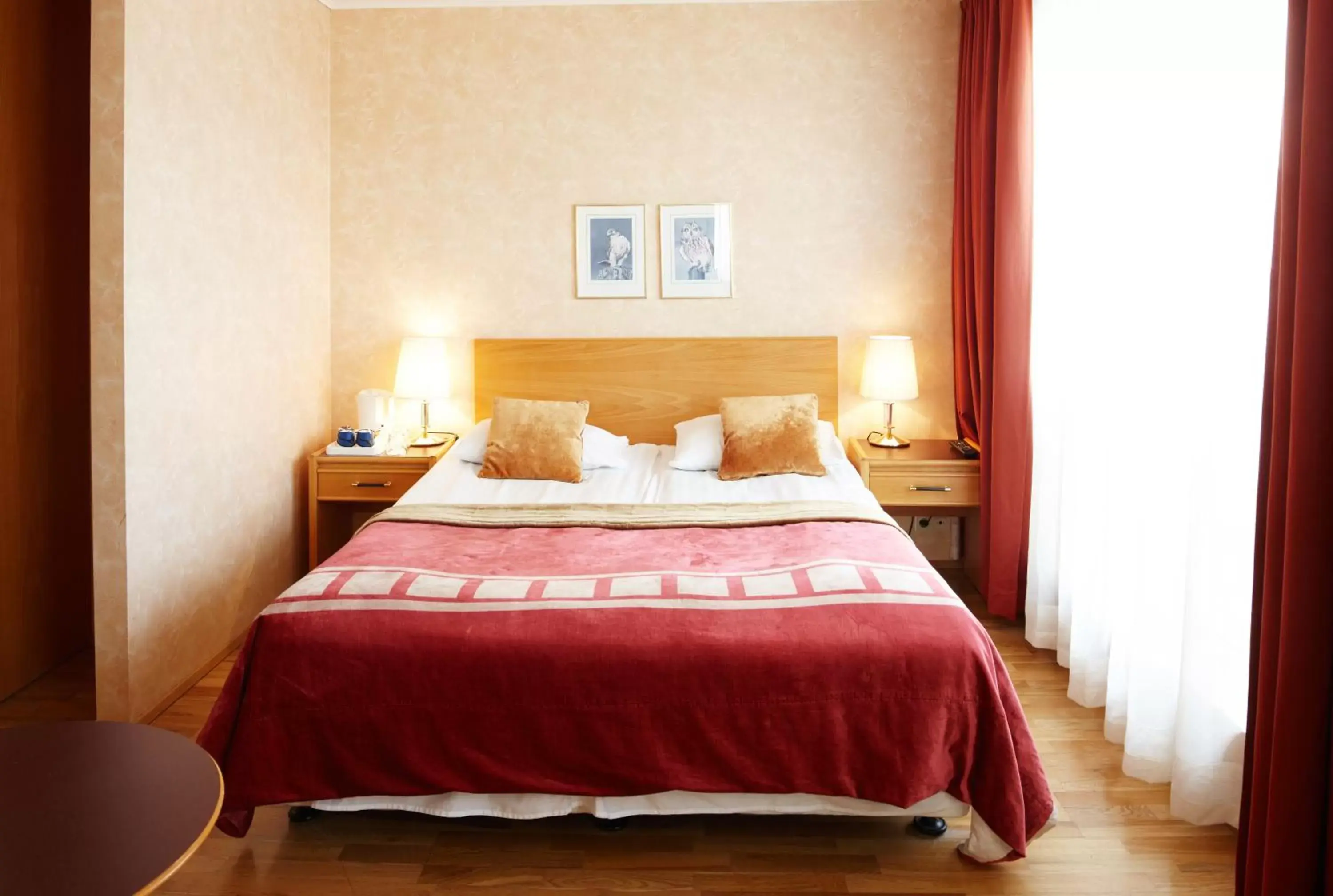 Bedroom, Bed in Fosshotel Rauðará Bedroom, Bed in Fosshotel Rauðará