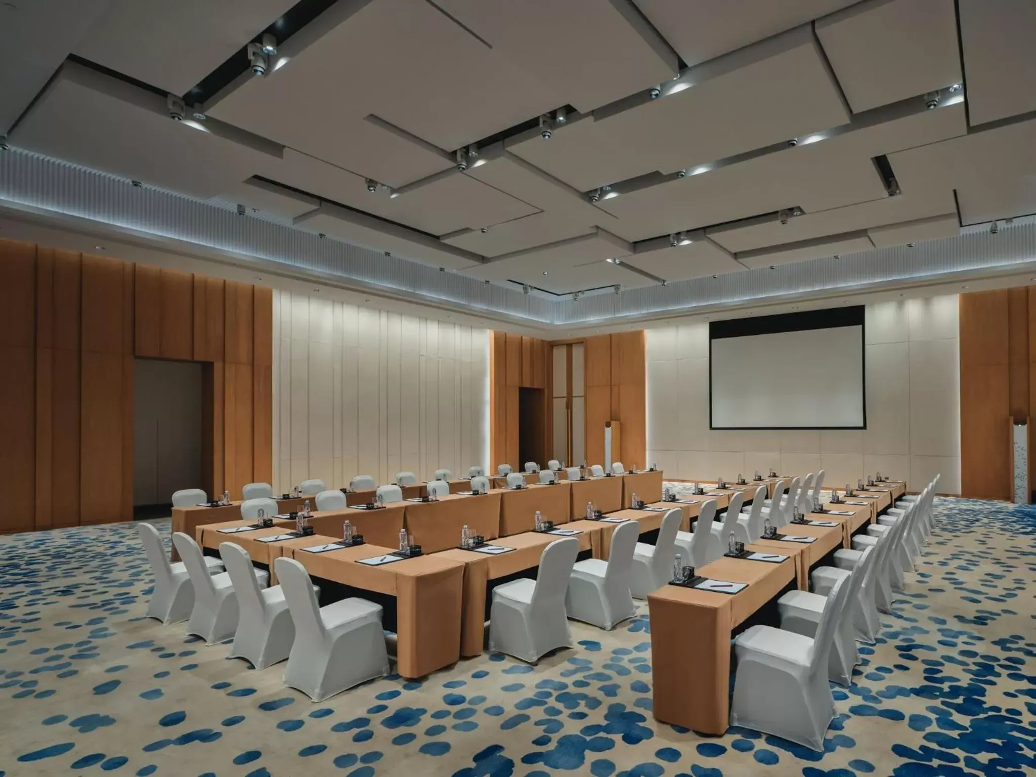 Meeting/conference room in Crowne Plaza Sanya Haitang Bay Resort, an IHG Hotel