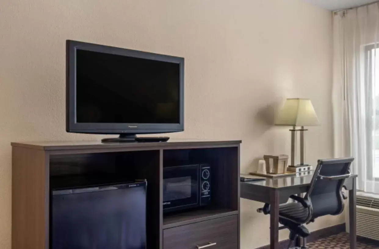 TV/Entertainment Center in Quality Inn High Point - Archdale