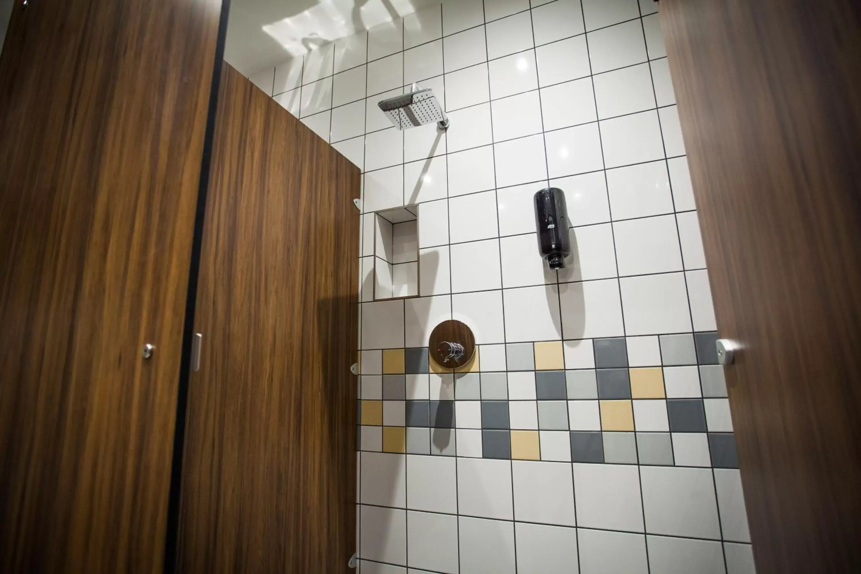 Shower, Bathroom in PubLove @ The Crown, Battersea