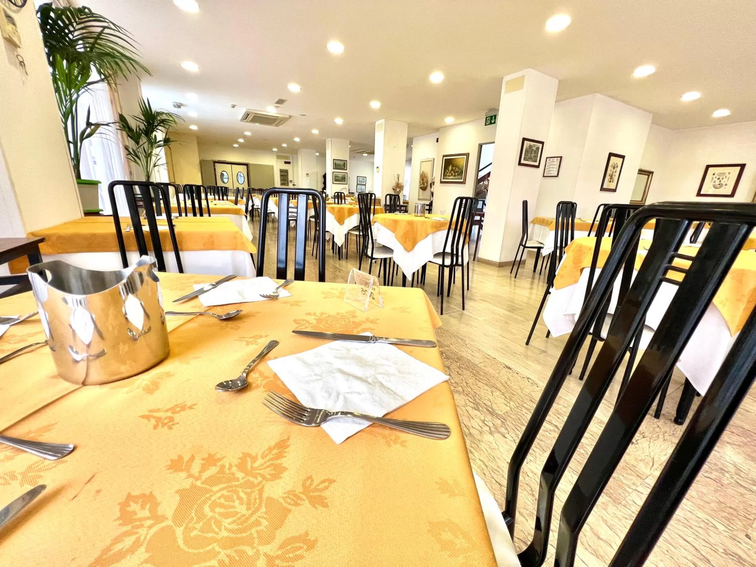 Breakfast in Hotel B&B Montecarlo