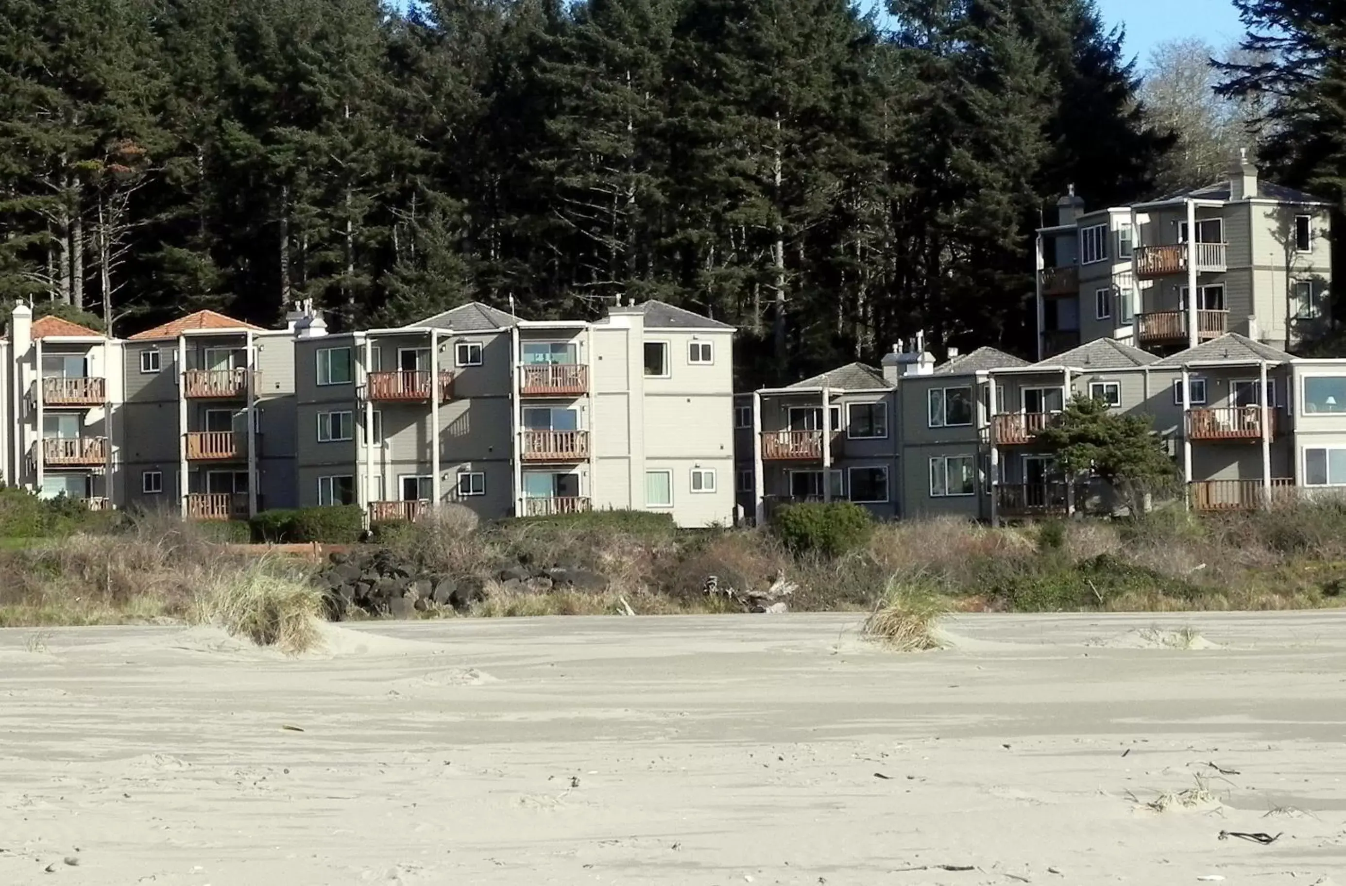 Spring, Property Building in Little Creek Cove Beach Resort