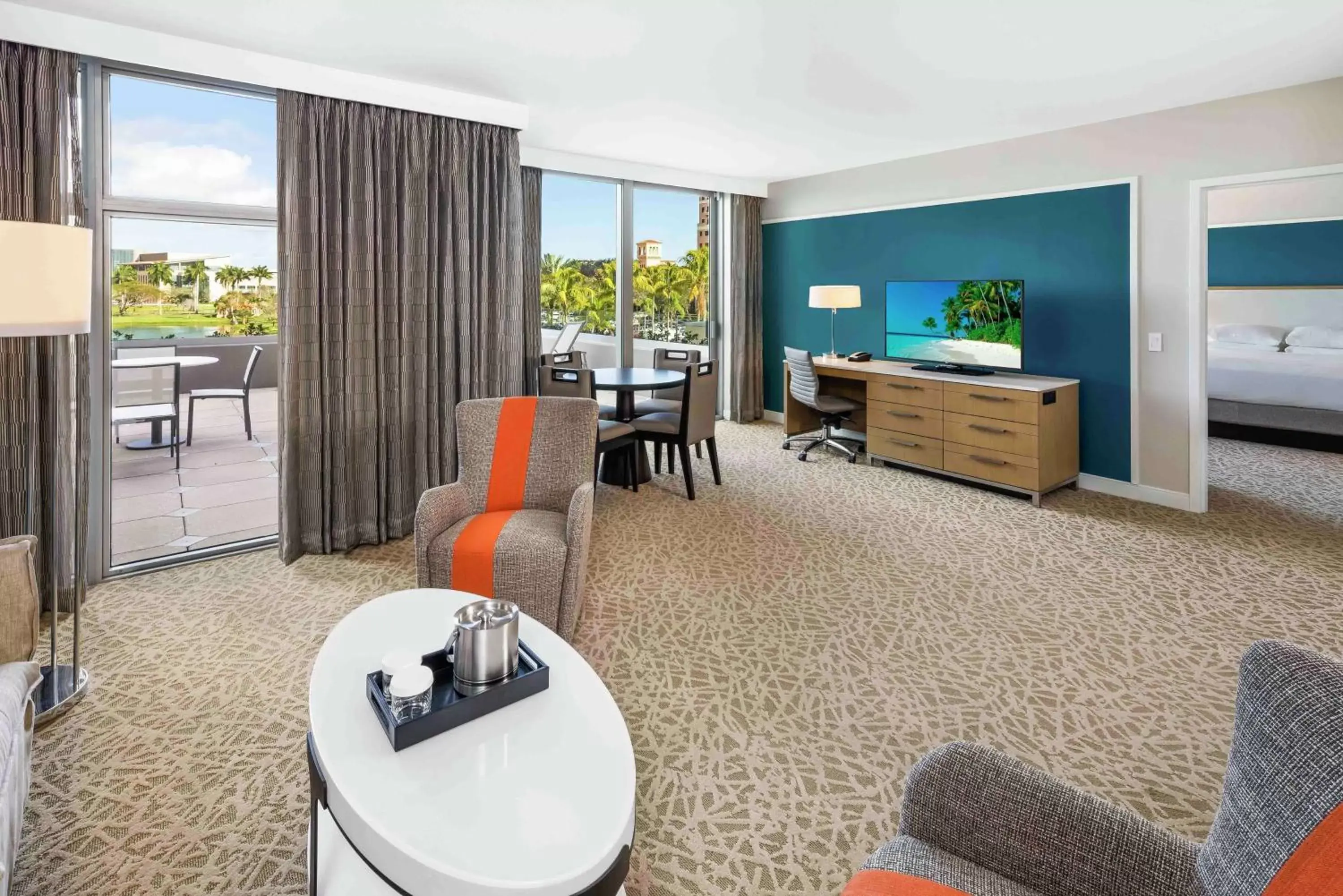 Bedroom, Seating Area in Hilton Miami Dadeland