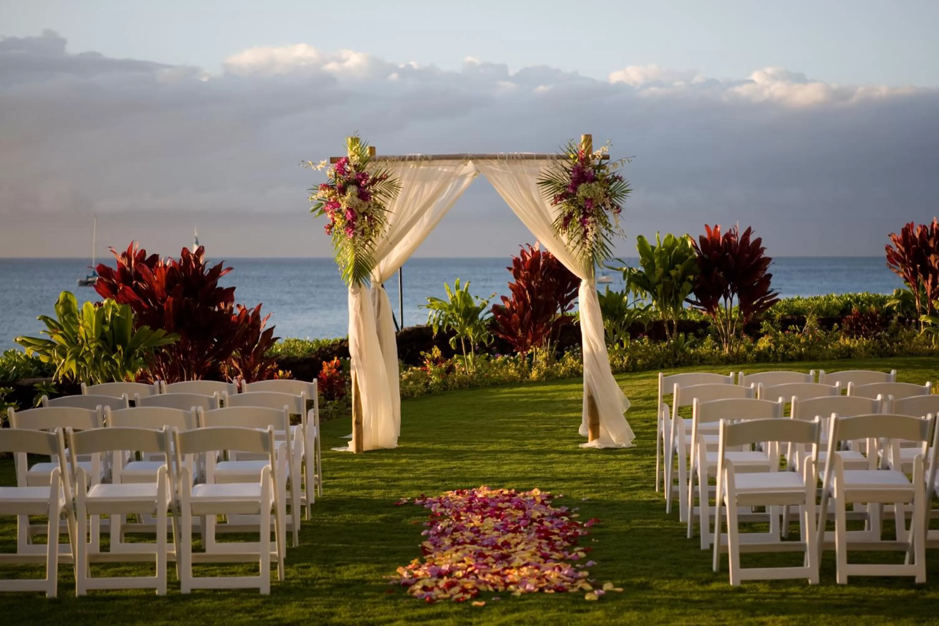 Banquet/Function facilities in Royal Lahaina Resort & Bungalows