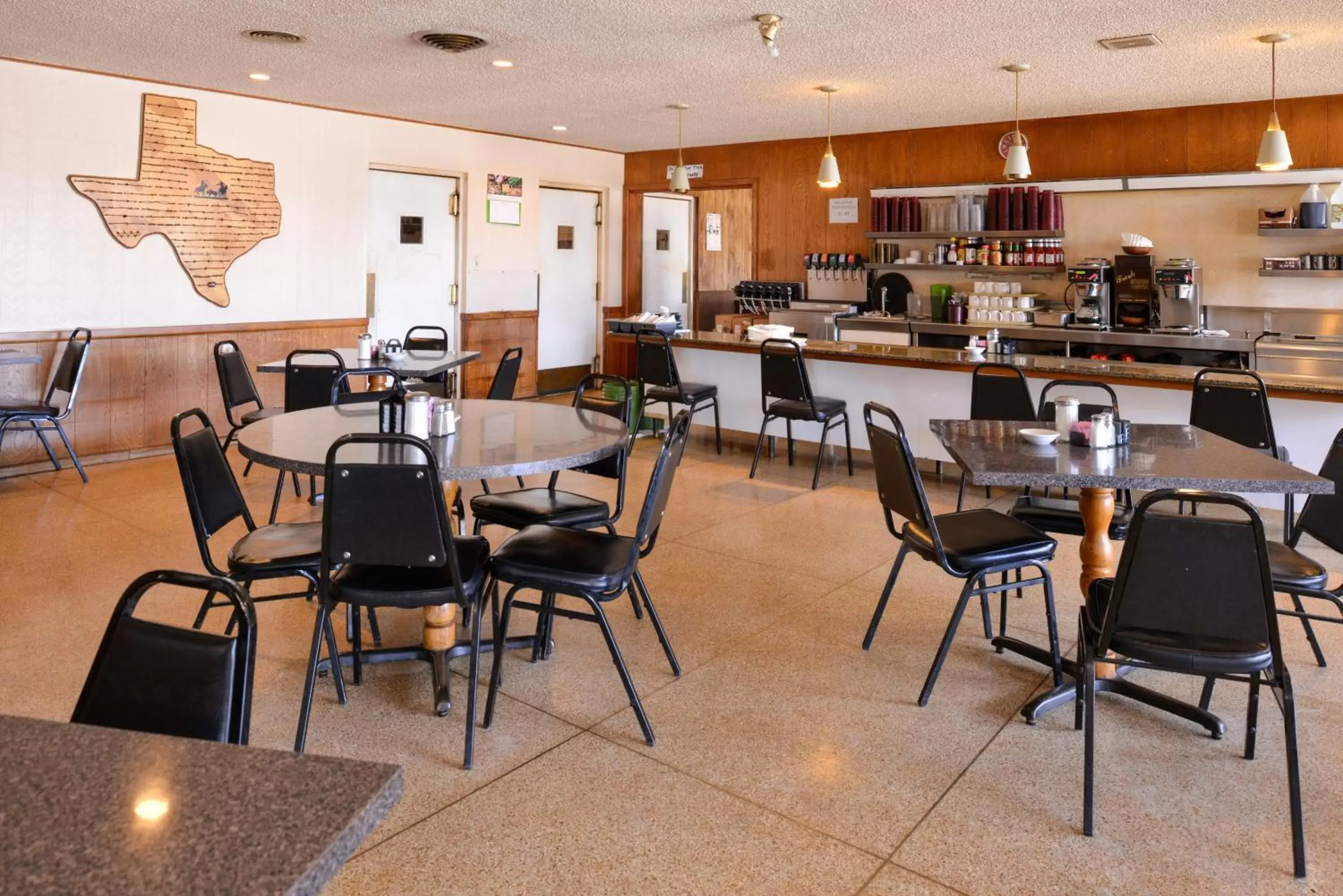 Restaurant/Places to Eat in Ranch House Motel