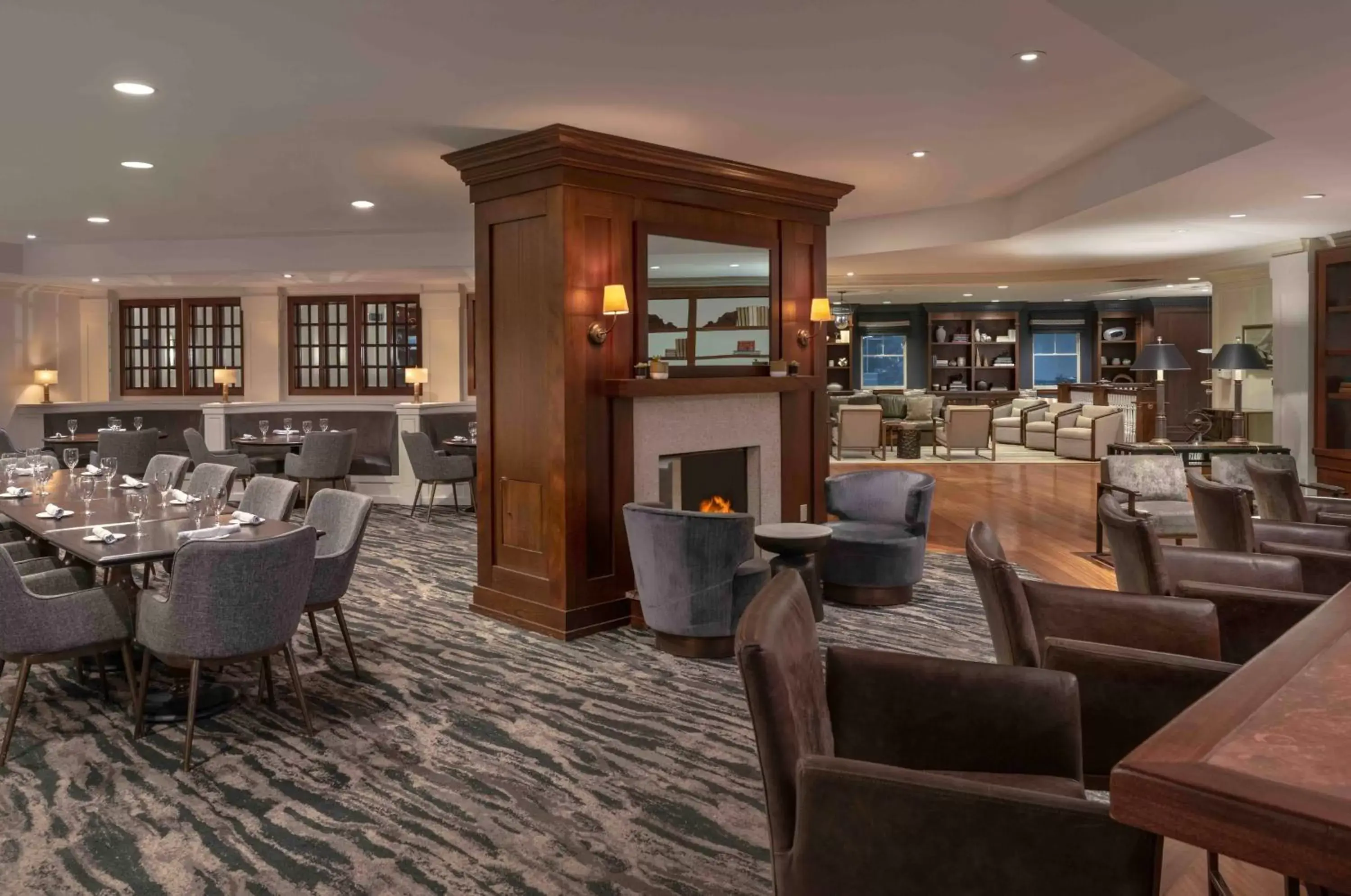 Restaurant/places to eat, Lounge/Bar in Portland Harbor Hotel