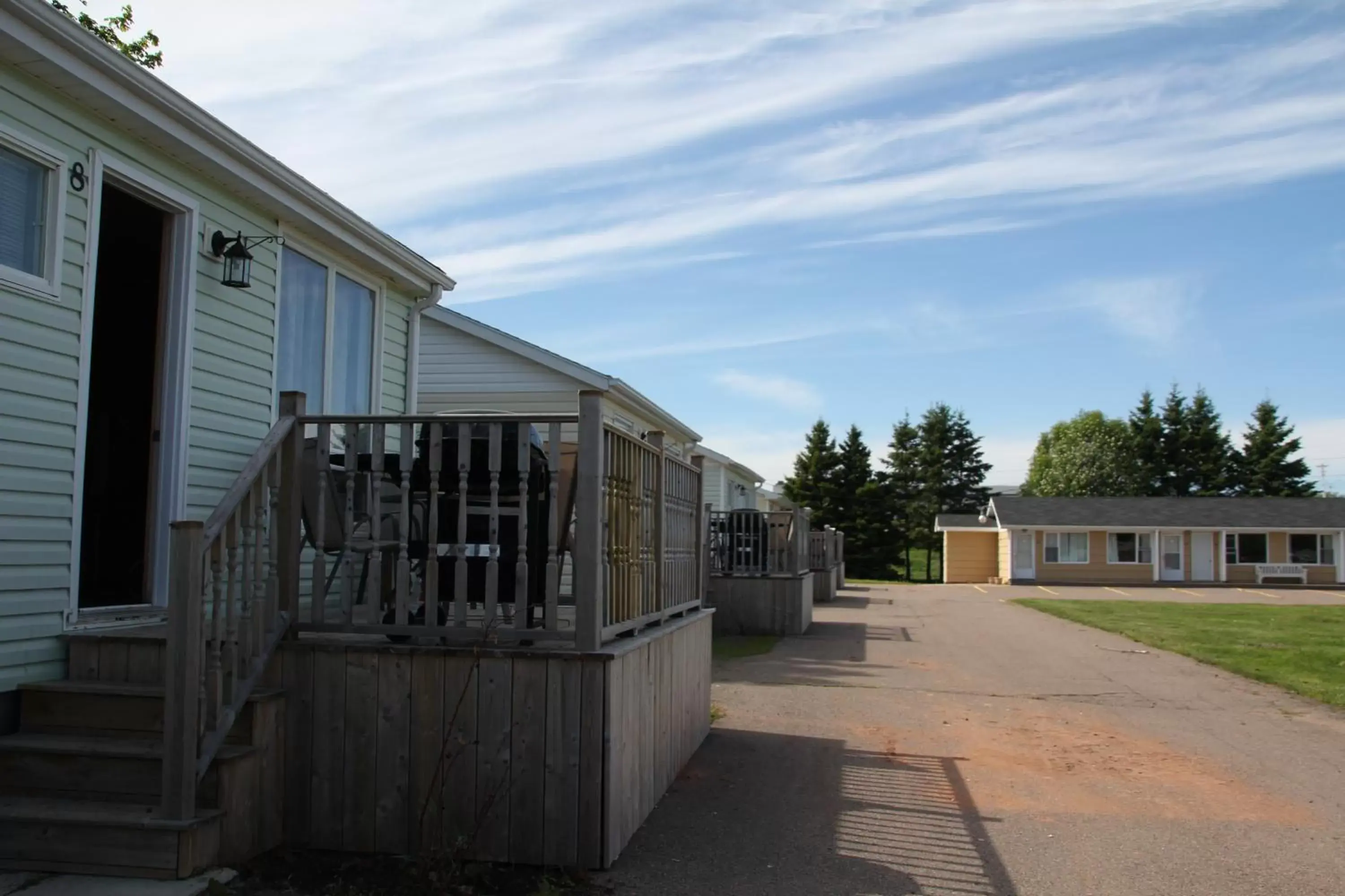 Facade/entrance, Property Building in Royalty Maples Cottages and Motel