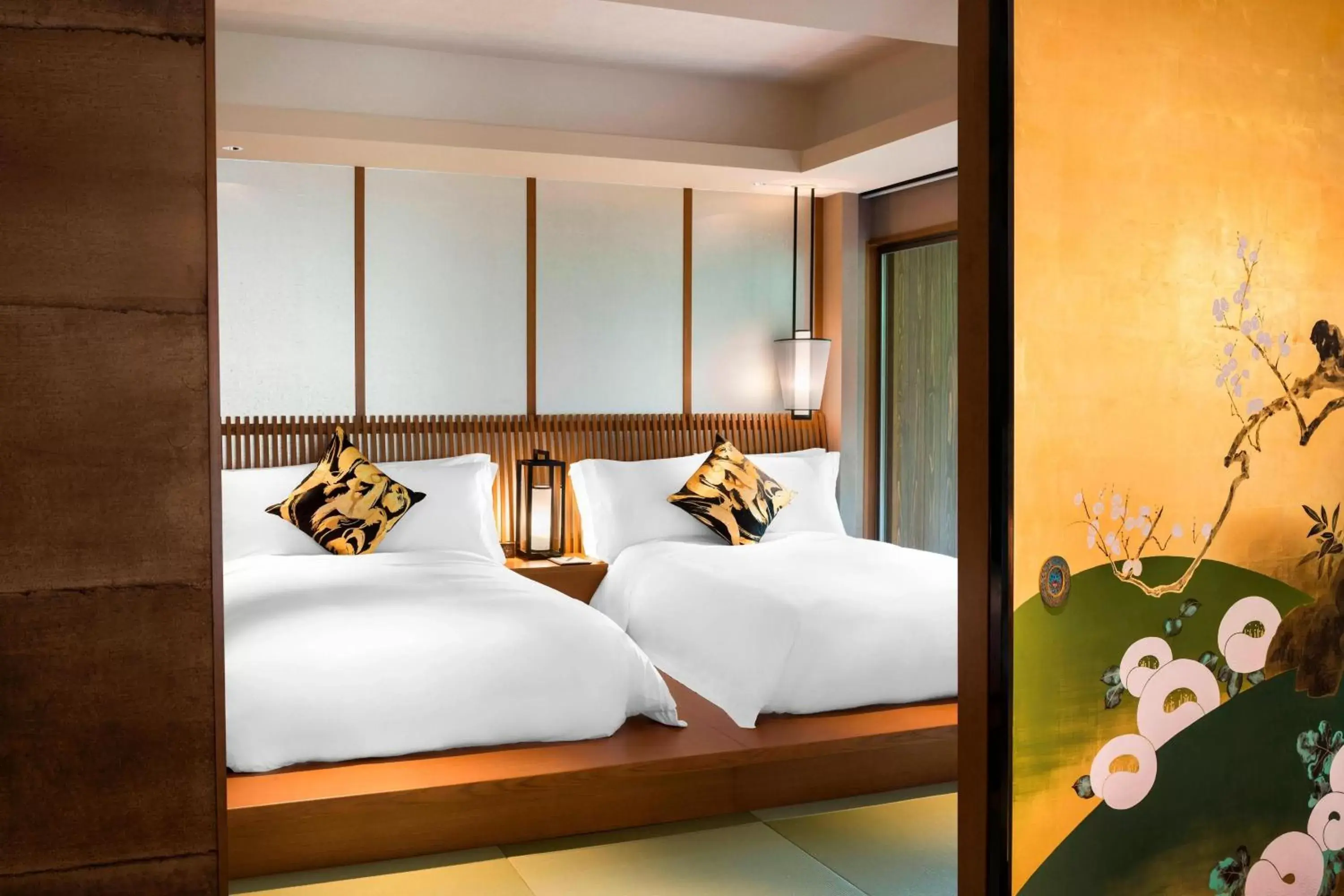 Bedroom, Bed in Suiran, a Luxury Collection Hotel, Kyoto