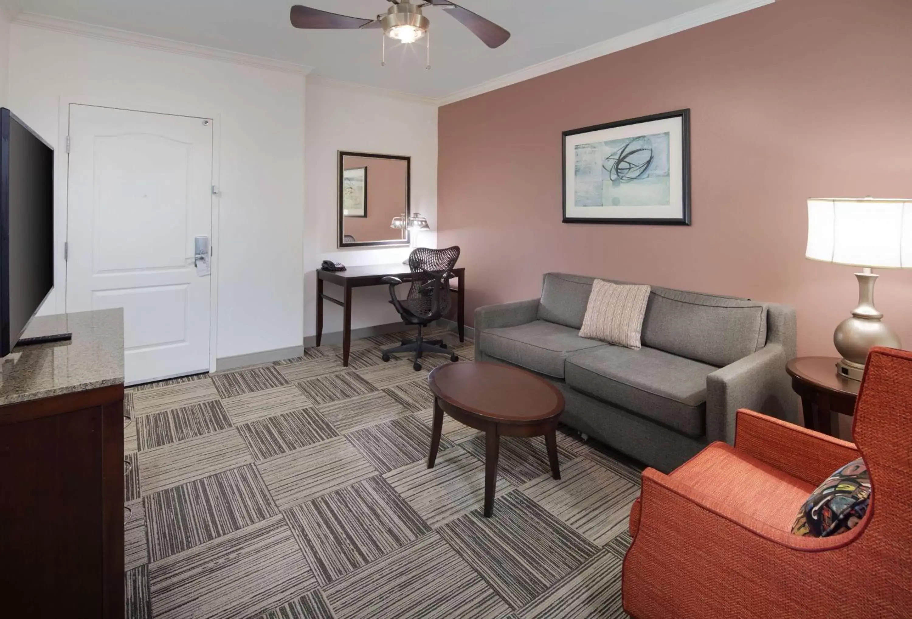 Living room, Seating Area in Hilton Garden Inn Tyler