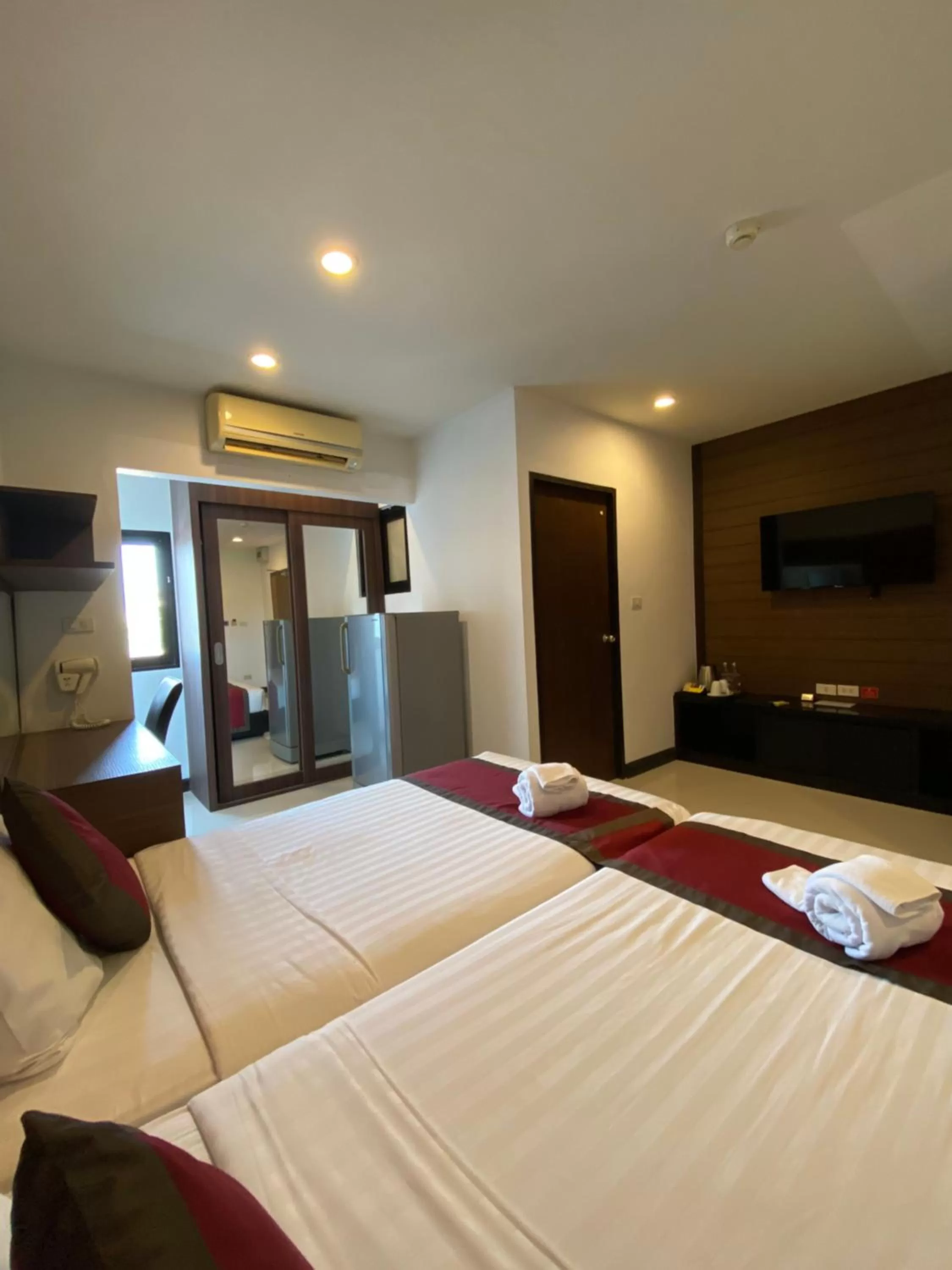 Photo of the whole room, Bed in Le Vernissage by Goad Avadhess Hospitality