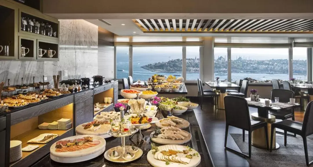 Lounge or bar, Restaurant/Places to Eat in The Marmara Taksim