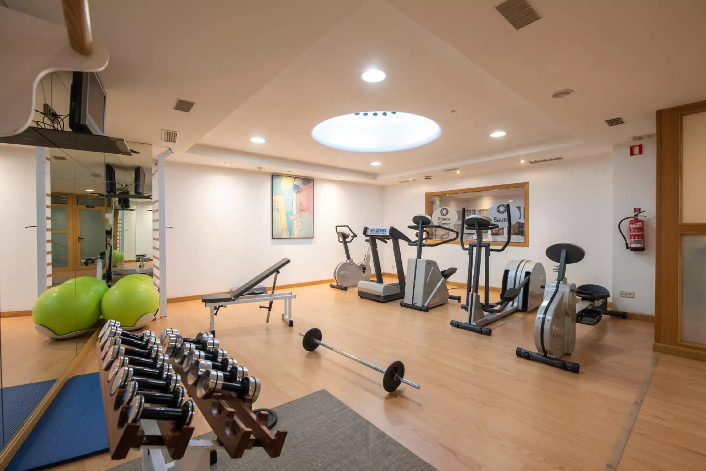 Fitness centre/facilities in Eurostars Araguaney Fitness centre/facilities in Eurostars Araguaney