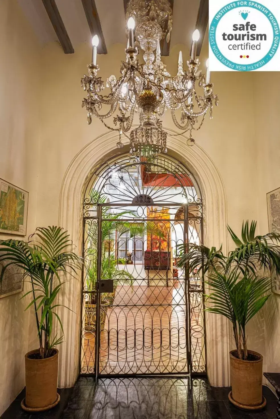 Facade/entrance in Las Casas de El Arenal