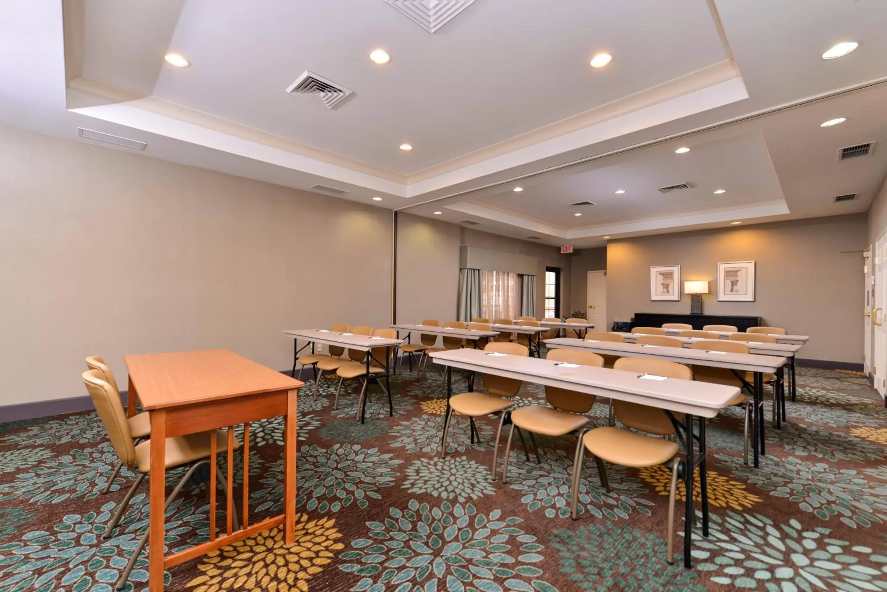 Meeting/conference room in Staybridge Suites O'Fallon Chesterfield, an IHG Hotel