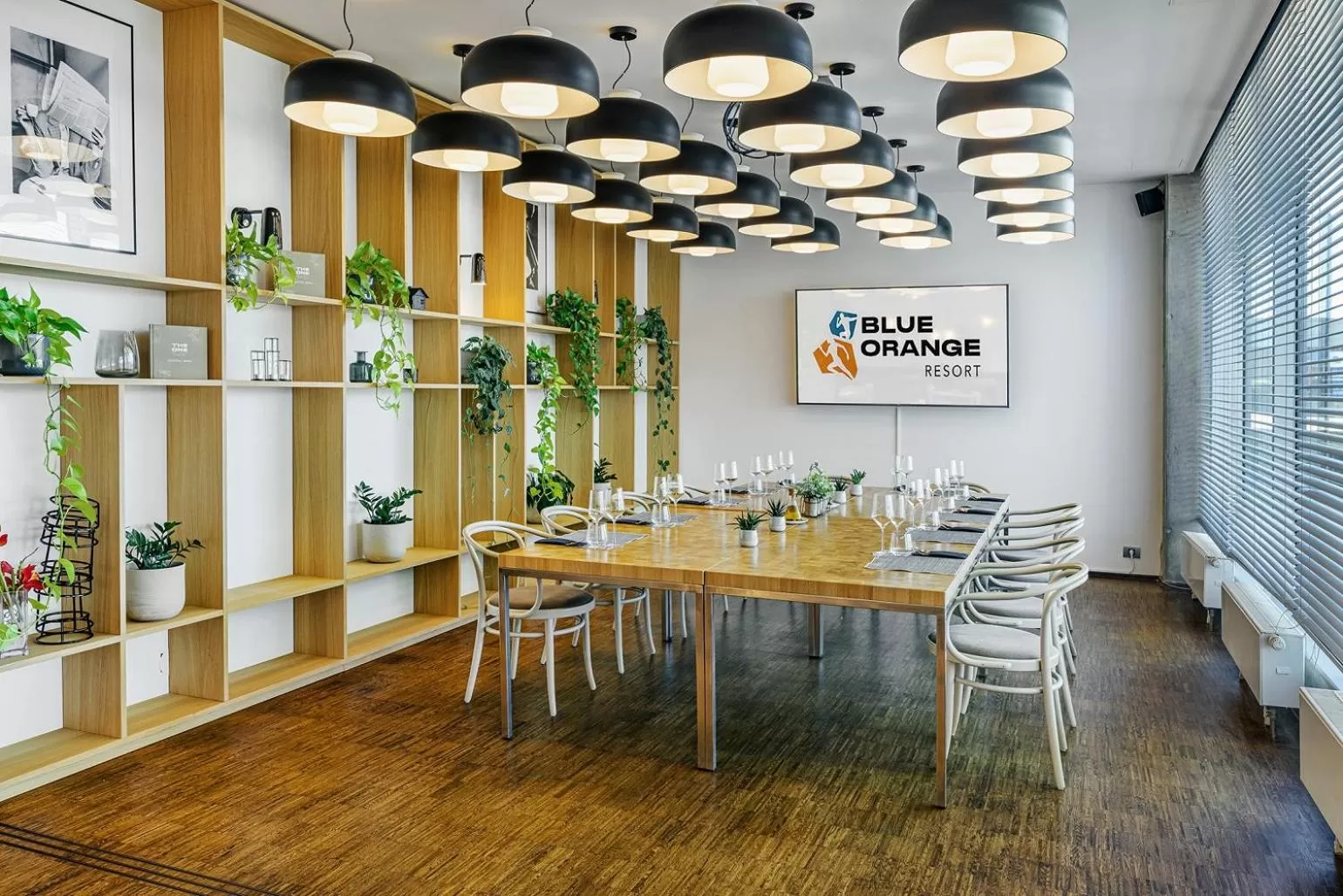 Restaurant/places to eat in Blue Orange Resort