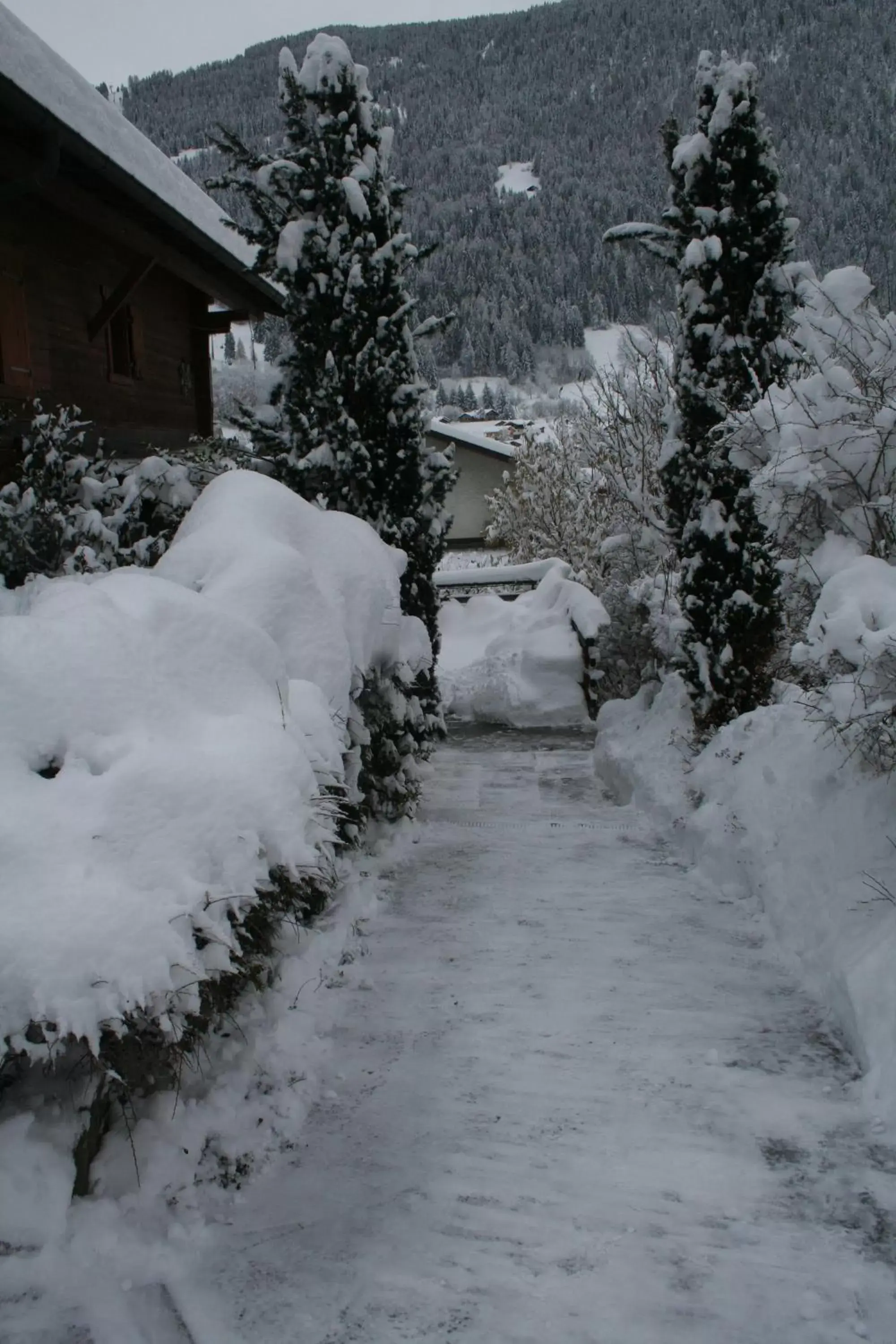 Facade/entrance, Winter in BnB Claudy et Elizabeth Michellod-Dutheil