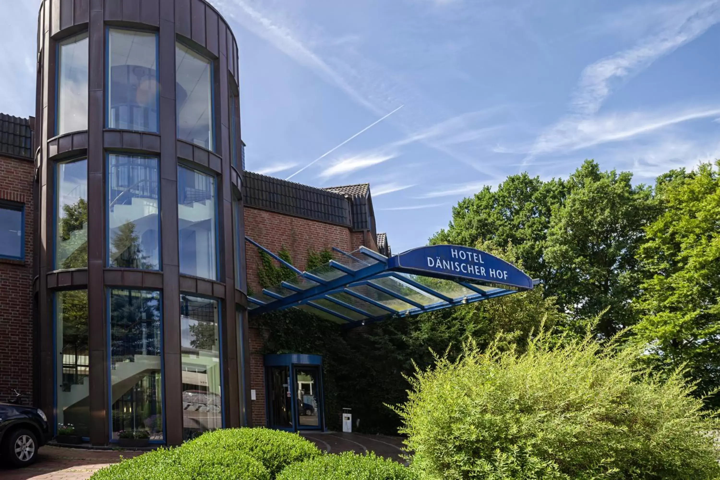 Facade/entrance, Property Building in Hotel Dänischer Hof Altenholz by Tulip Inn