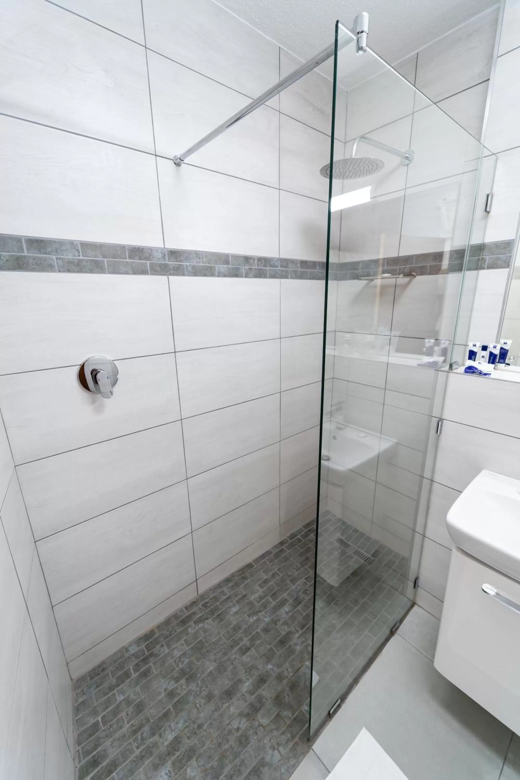 Bathroom in Gooderson Tropicana Hotel