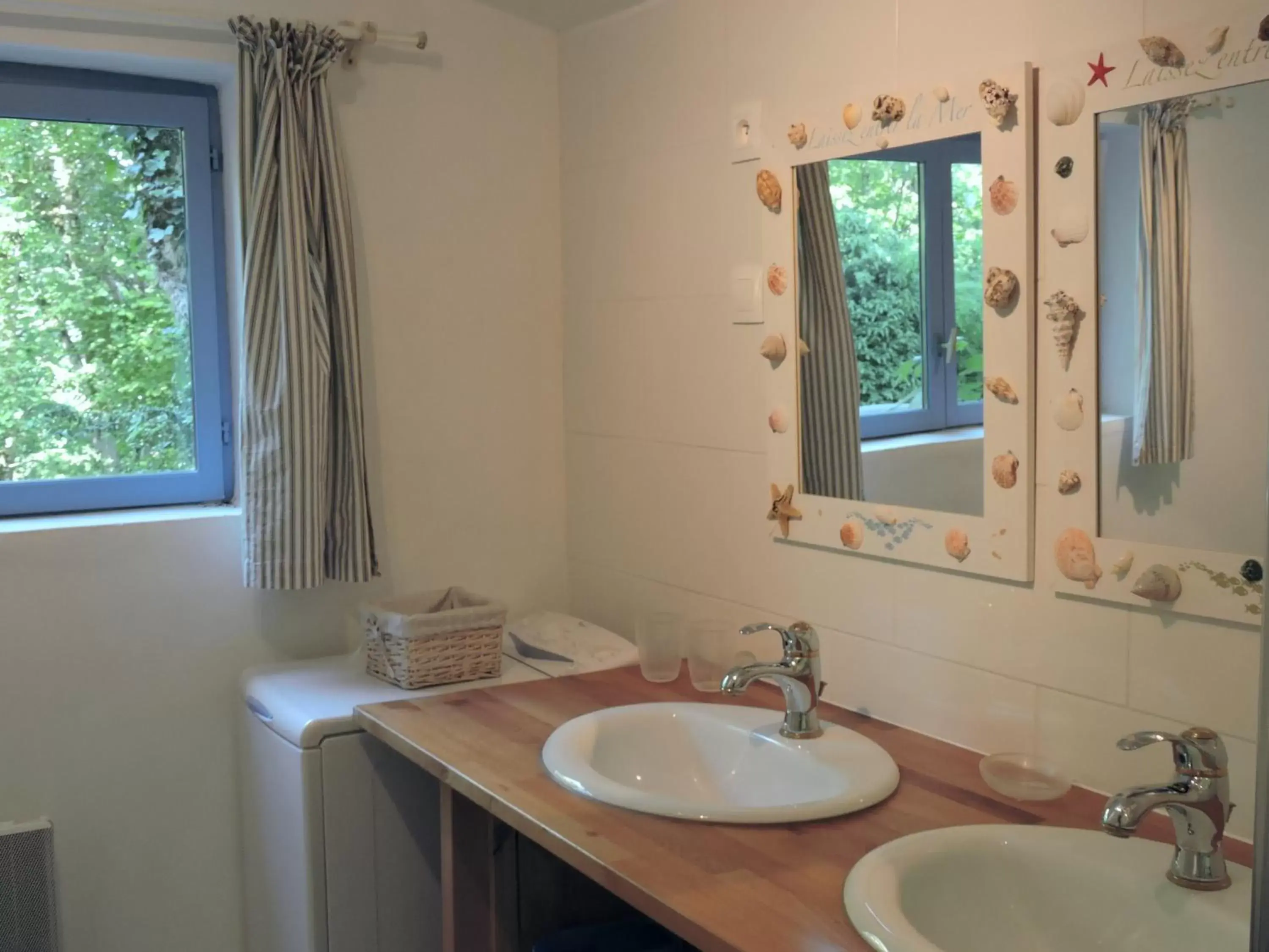 Bathroom in Domaine Le Castelet