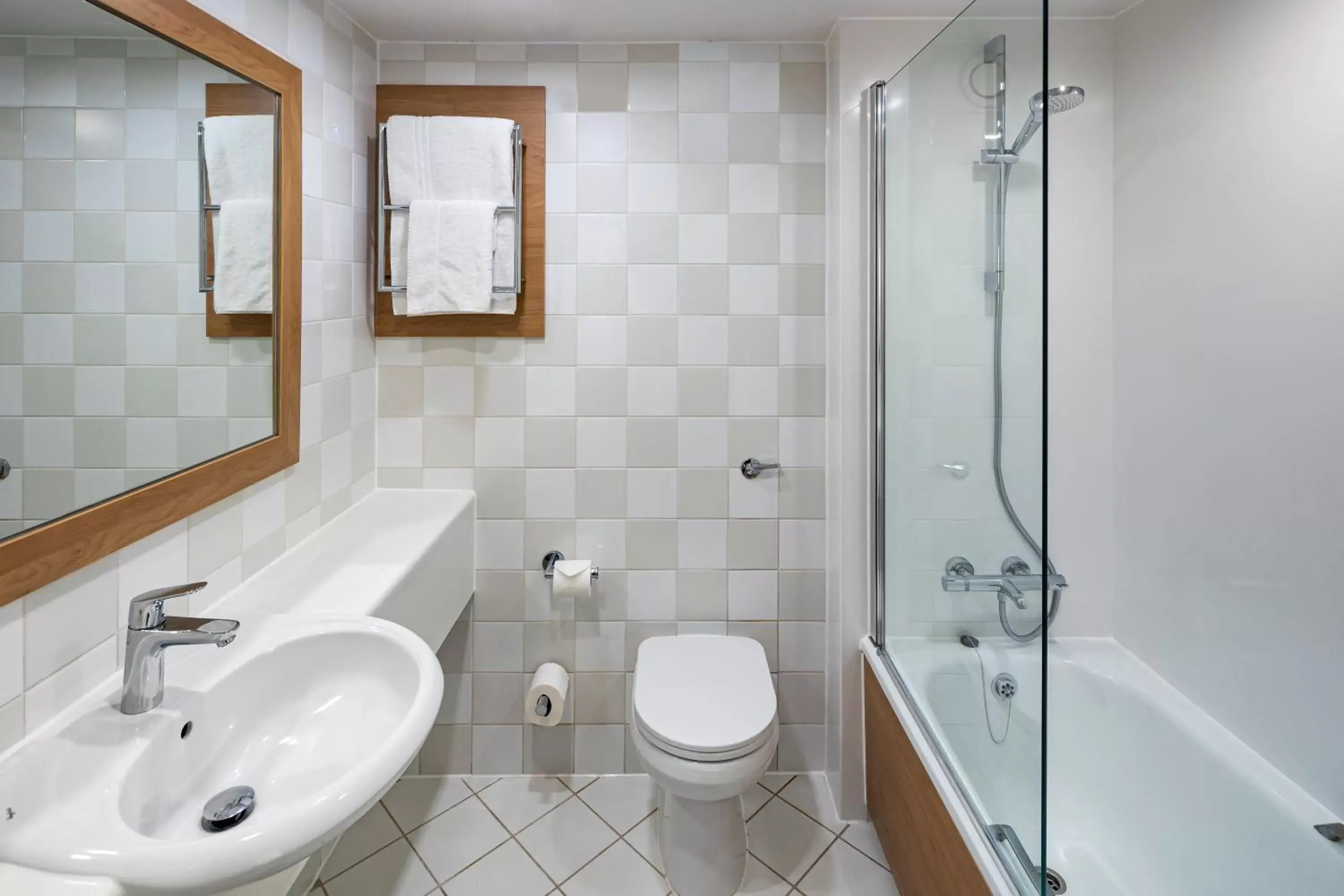 Bathroom in Holiday Inn London - Gatwick Airport, an IHG Hotel