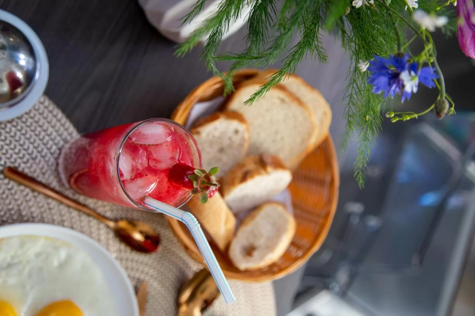 Restaurant/places to eat in Hotel La Villette