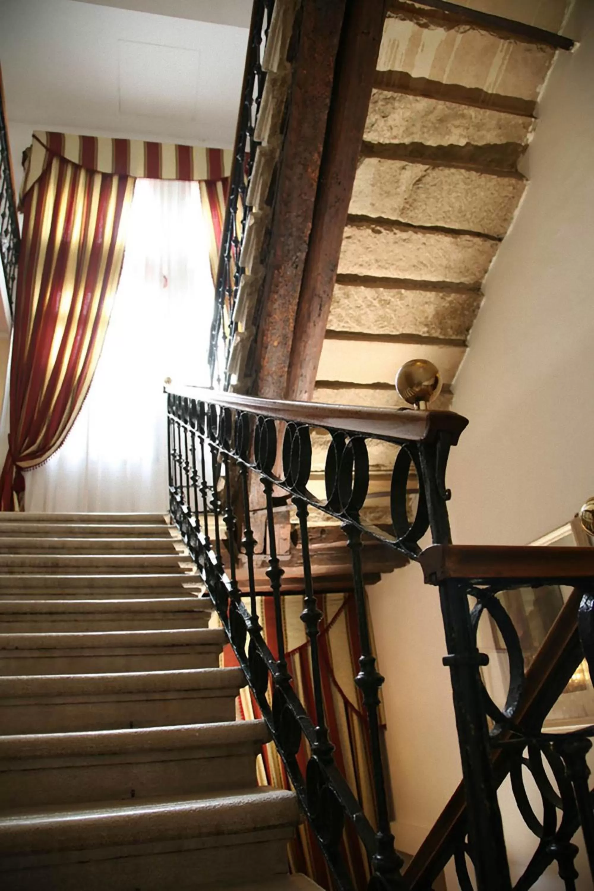 Decorative detail in All’Angelo Art Hotel