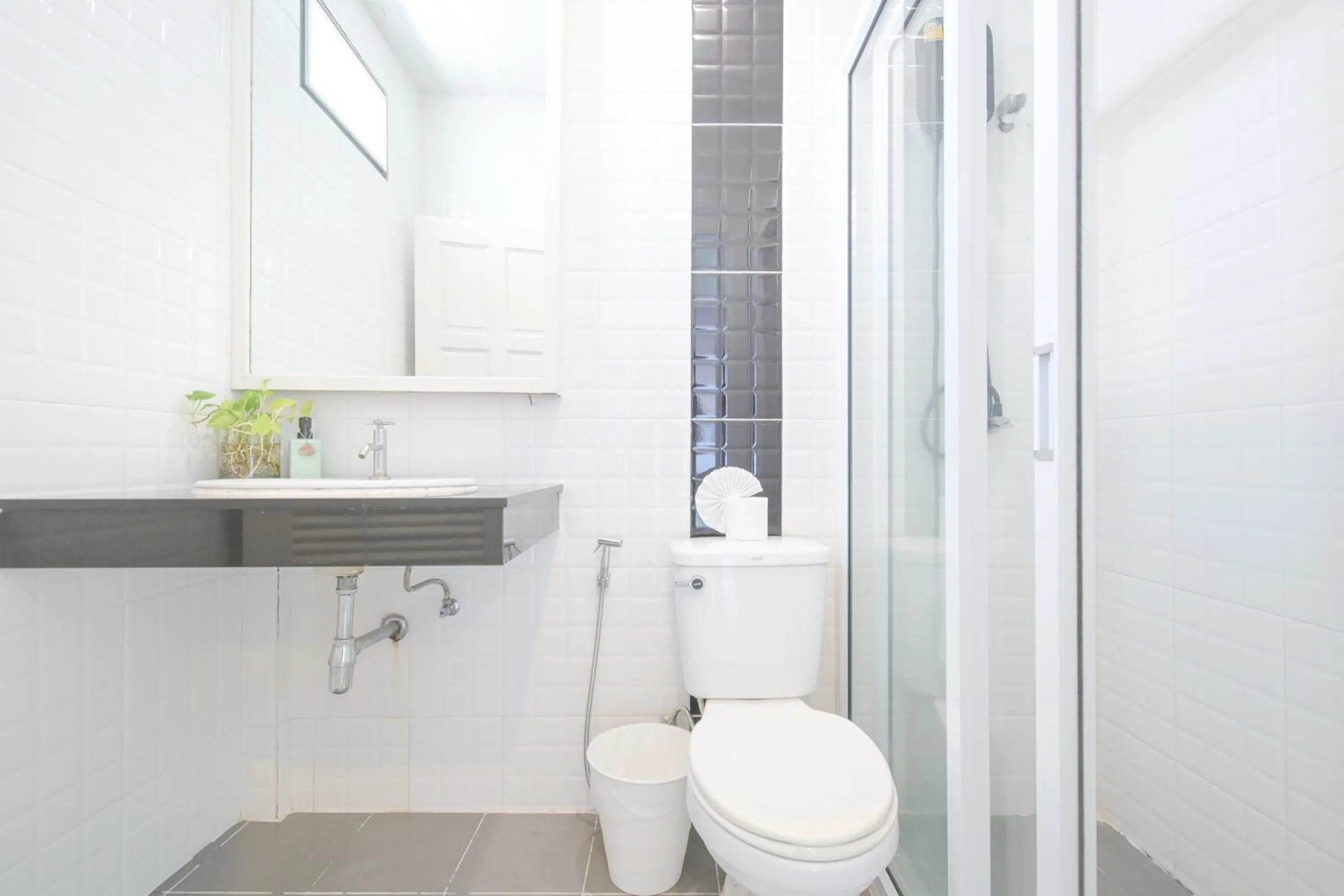 Toilet in Sino Maison