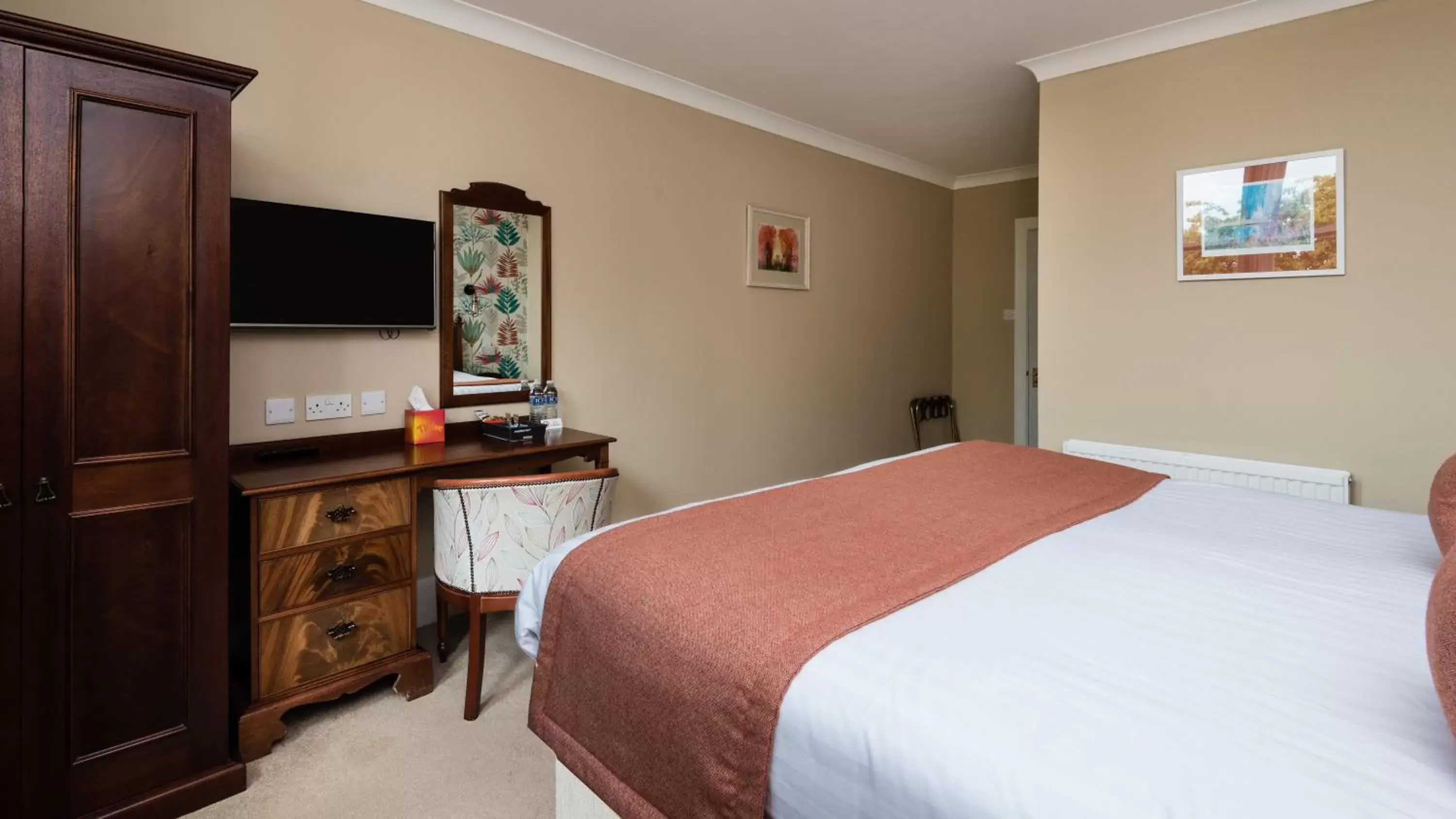 Bedroom, Bed in Sunbank House Metro Hotel