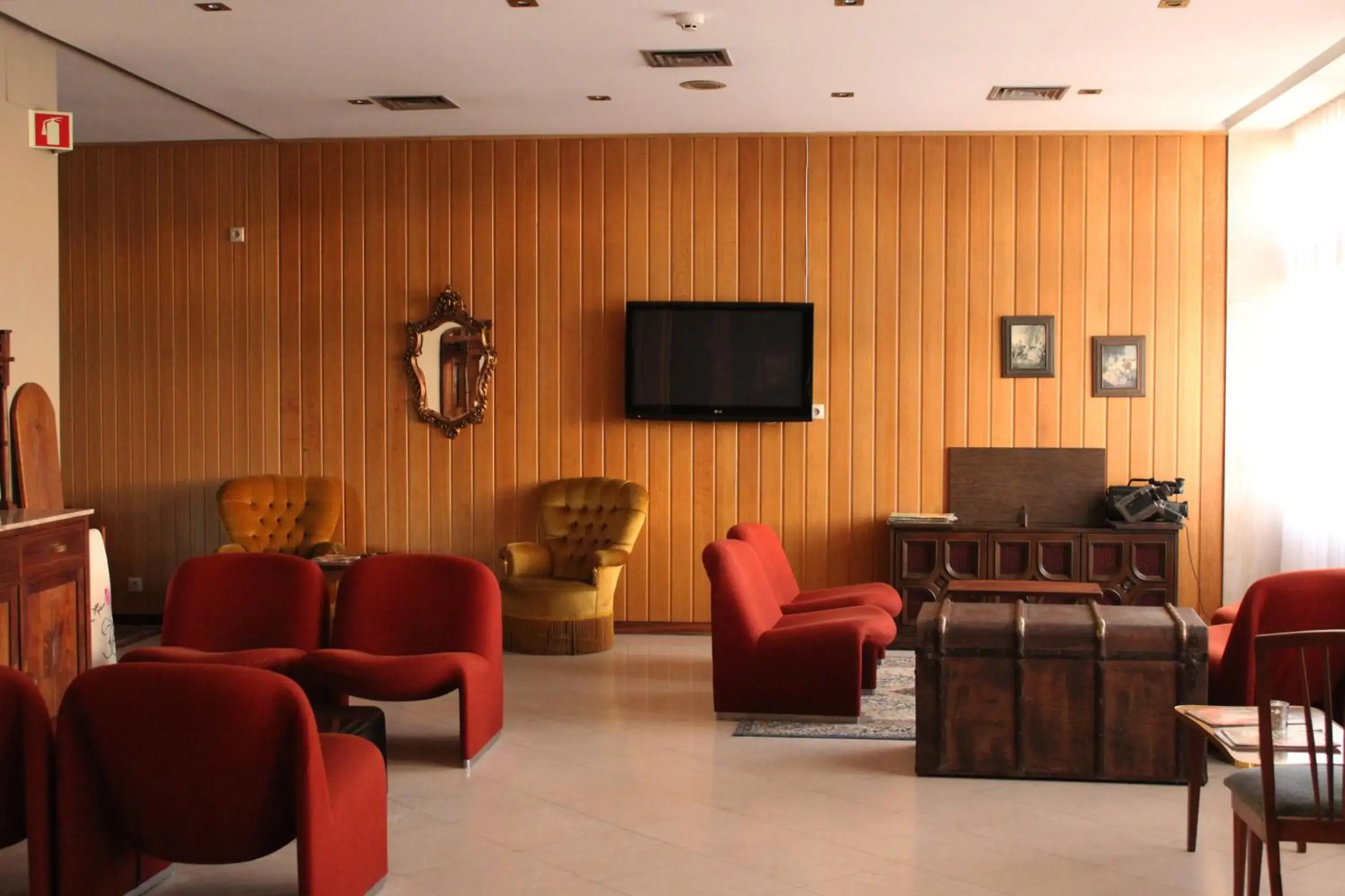 Lounge or bar, Seating Area in Hotel Meia Lua