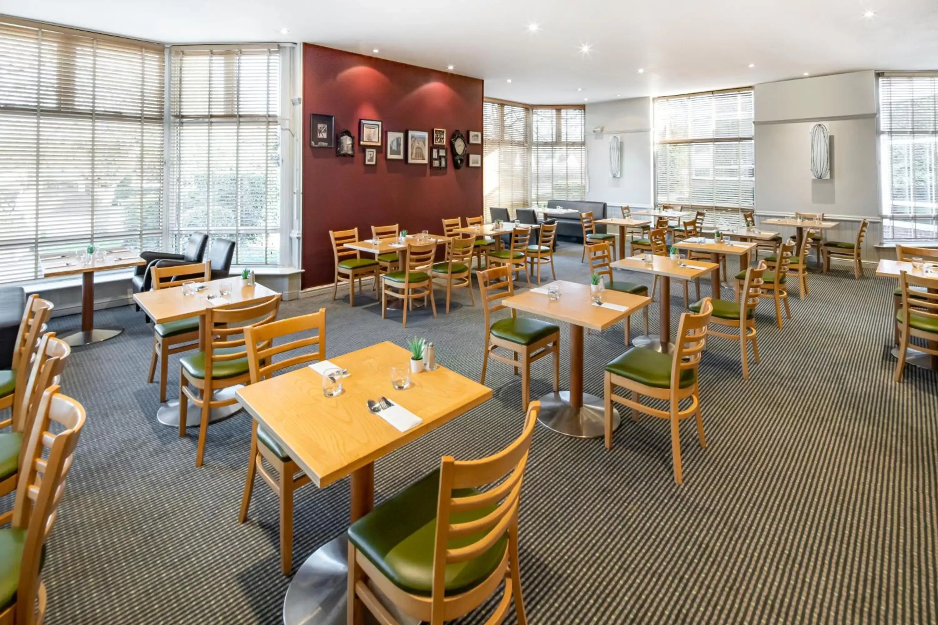 Restaurant/places to eat in Holiday Inn Basingstoke by IHG Restaurant/places to eat in Holiday Inn Basingstoke by IHG