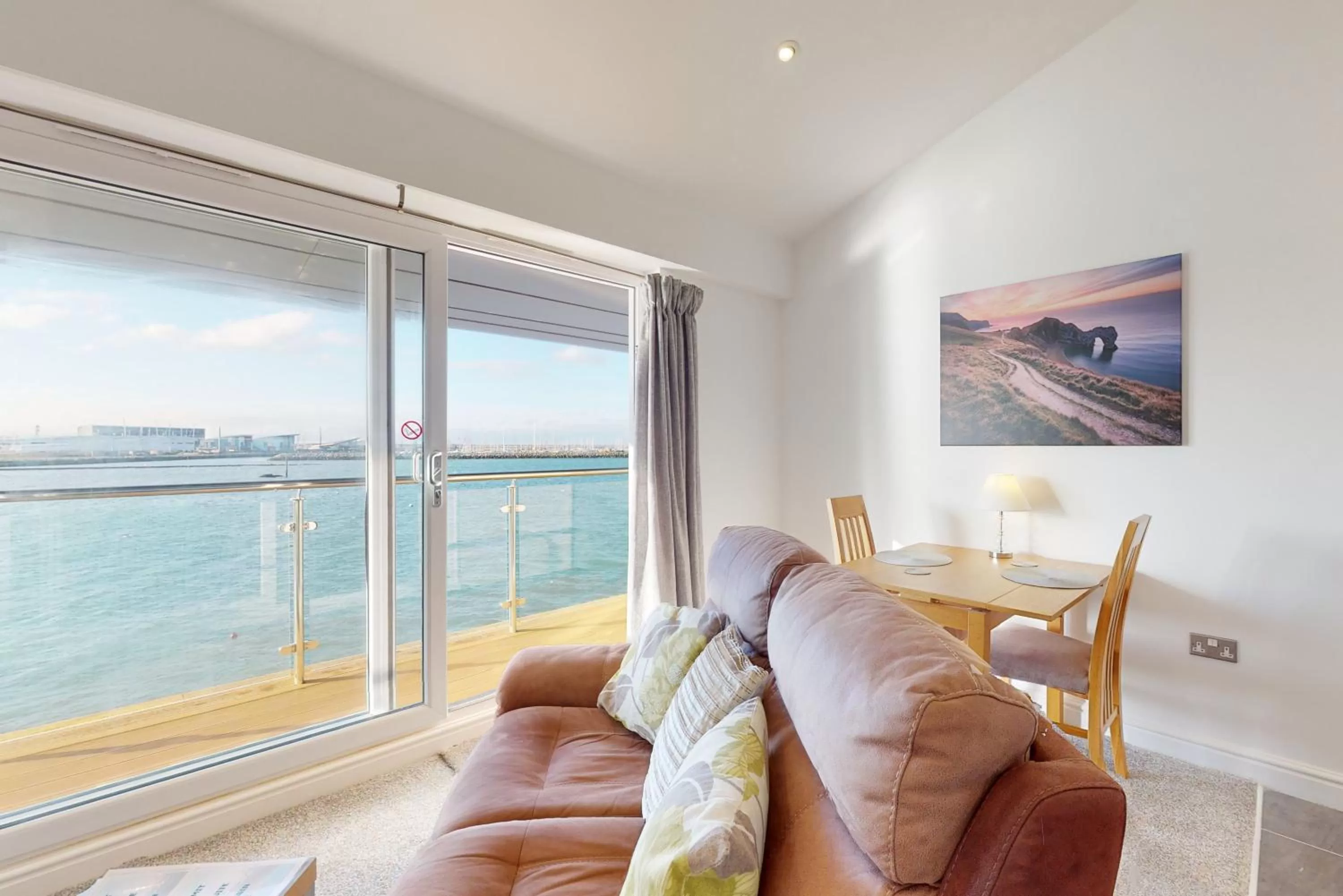 Living room in Crabbers' Wharf