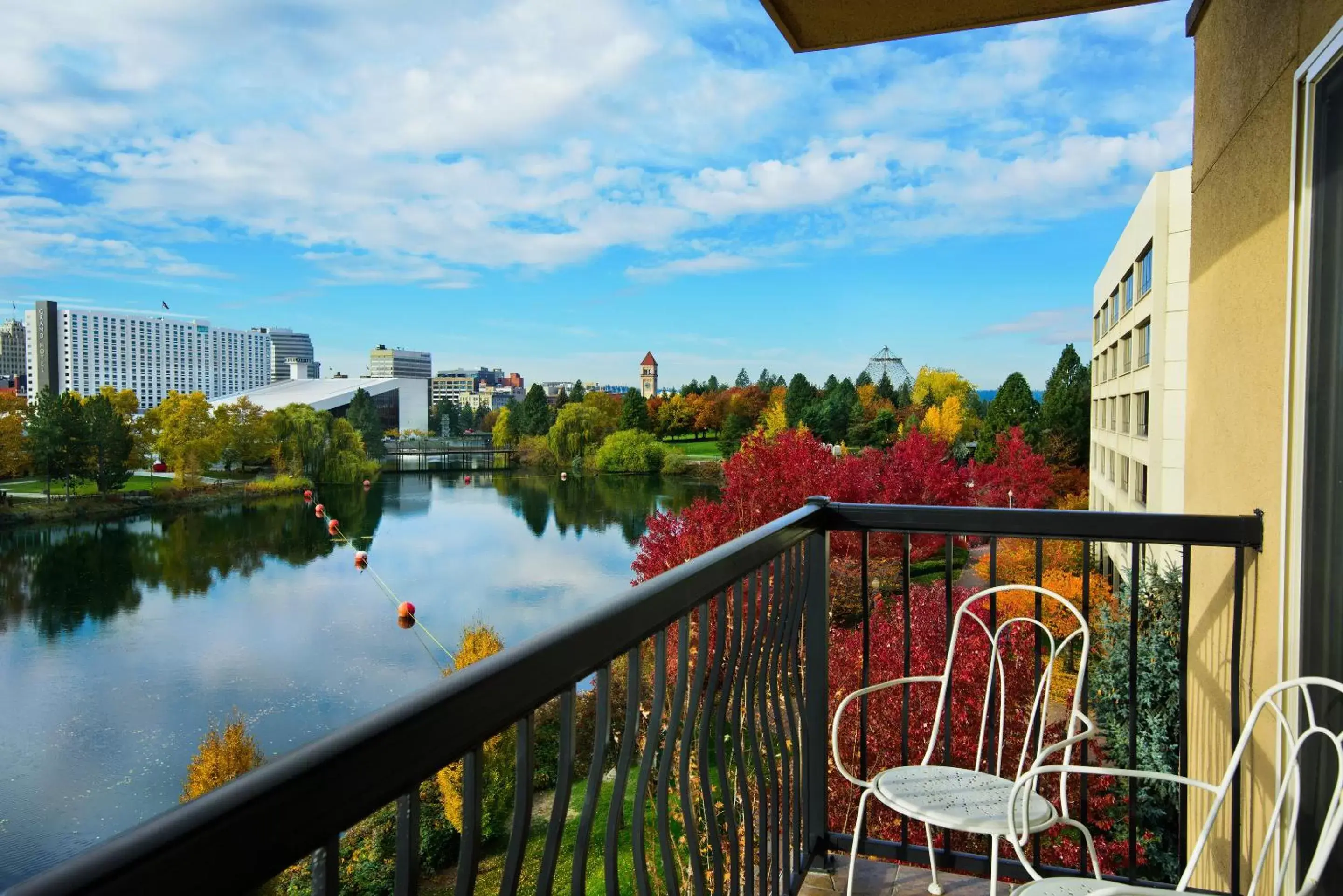River view, Balcony/Terrace in Oxford Suites Spokane Downtown