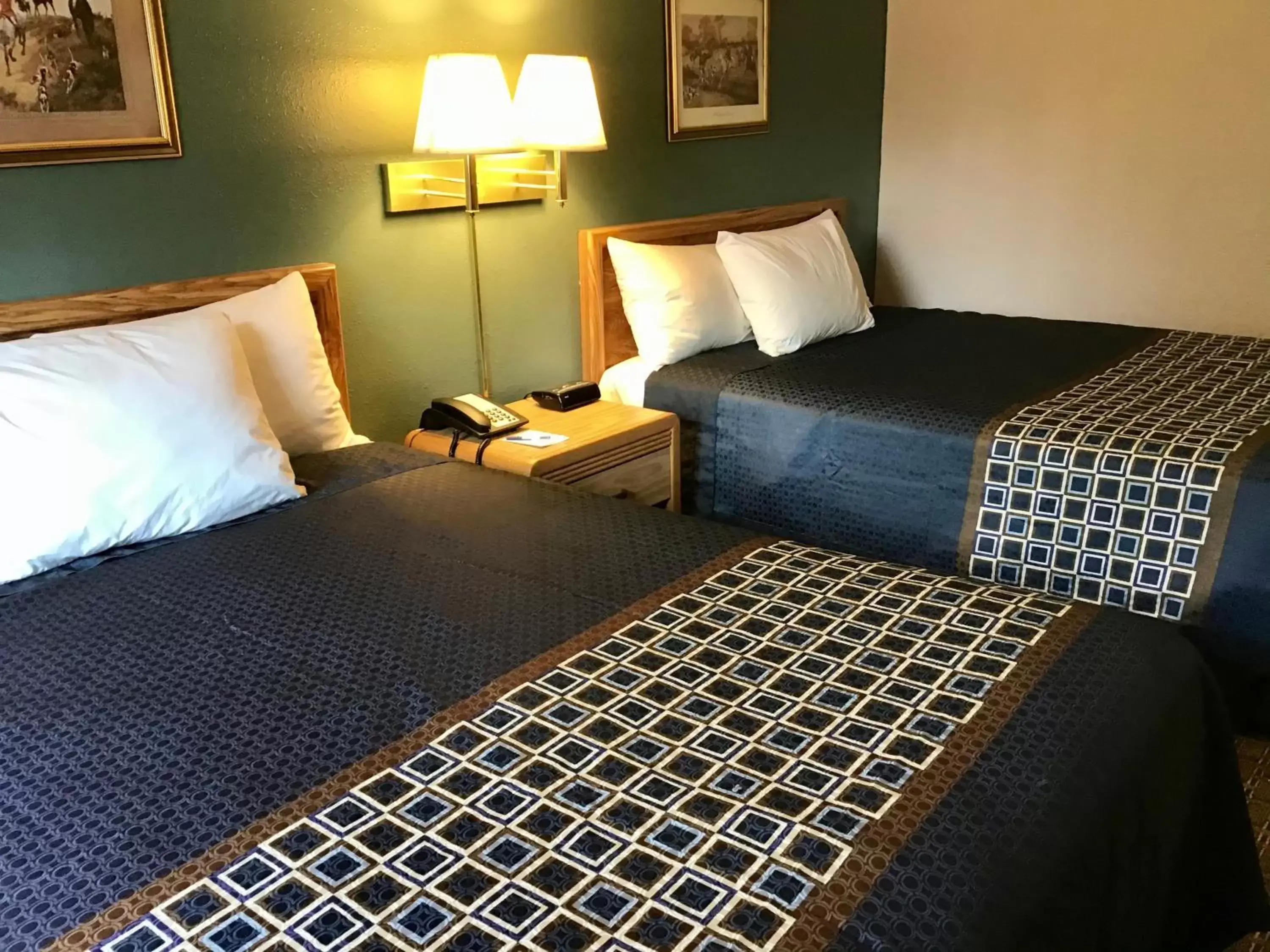 Bedroom, Bed in Travelodge by Wyndham Worland