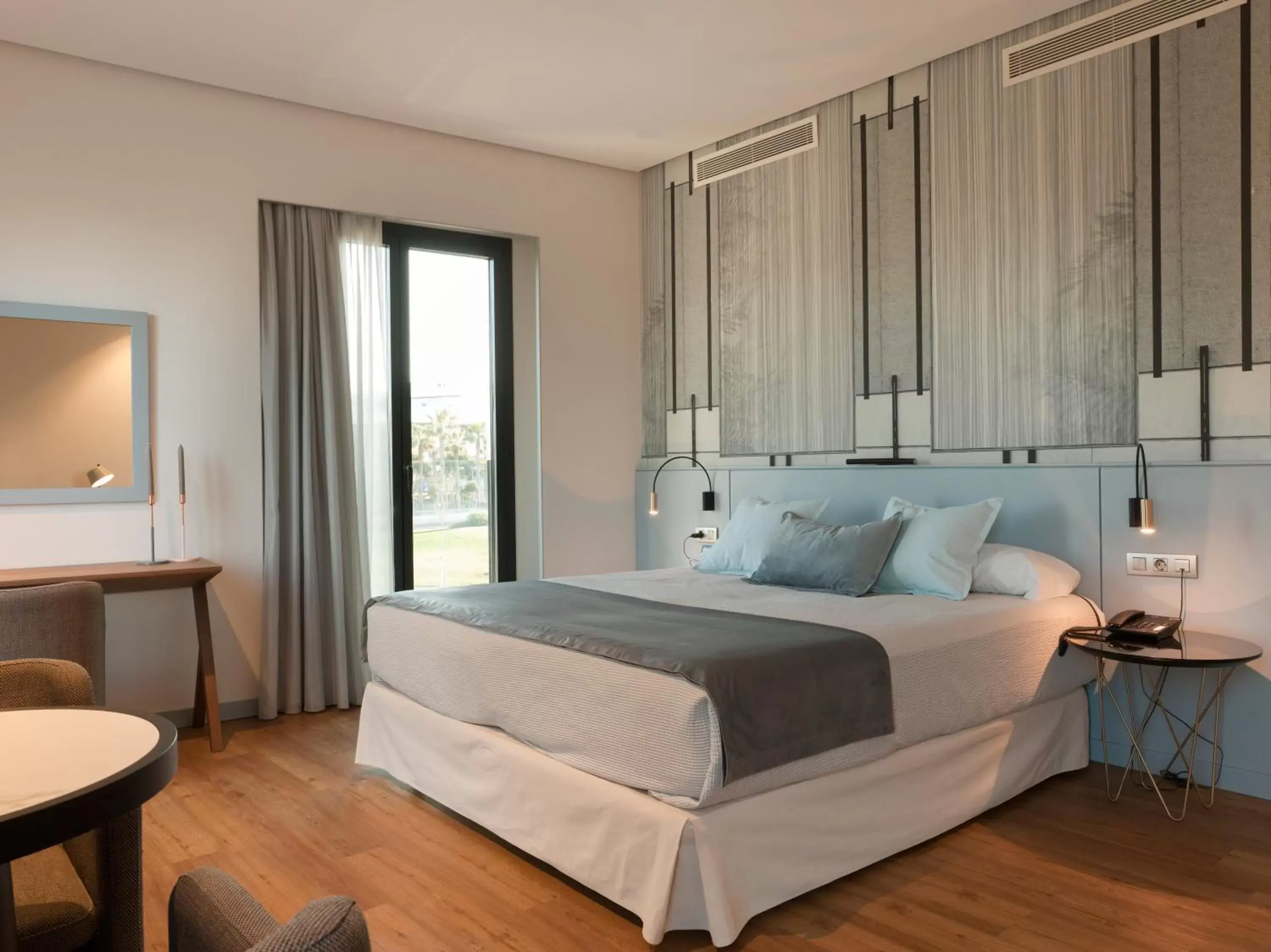 Bedroom, Bed in Hotel Neptuno