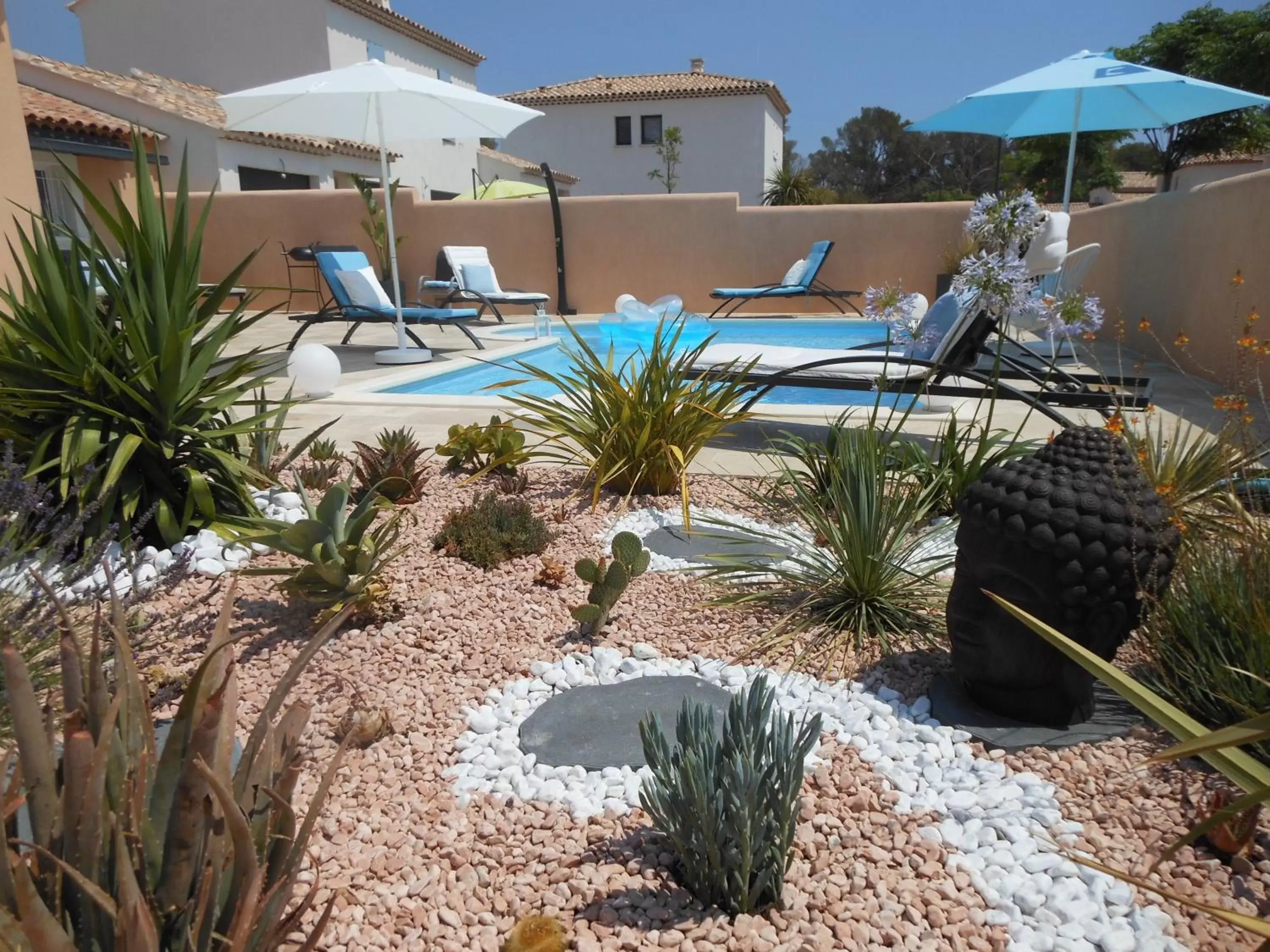 Garden, Swimming Pool in Chambre d'hôtes dans Villa Diane
