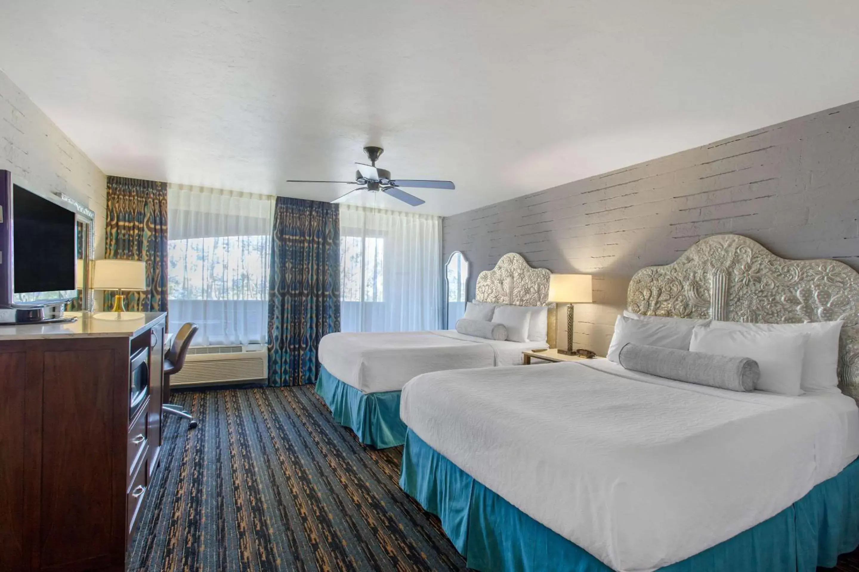 Photo of the whole room, Bed in La Posada Lodge & Casitas, Ascend Hotel Collection