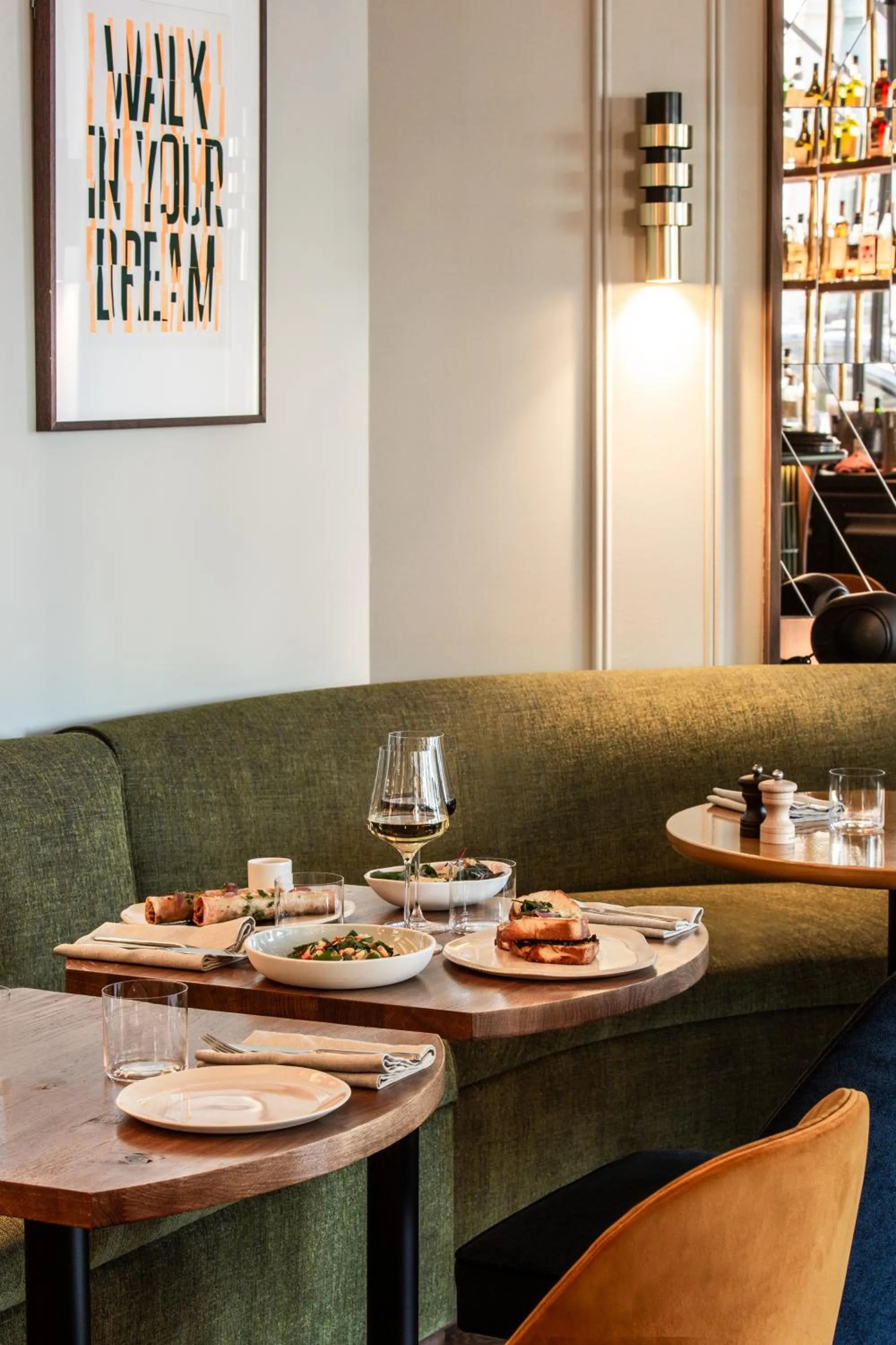 Restaurant/Places to Eat in ibis Styles Paris Gare du Nord TGV