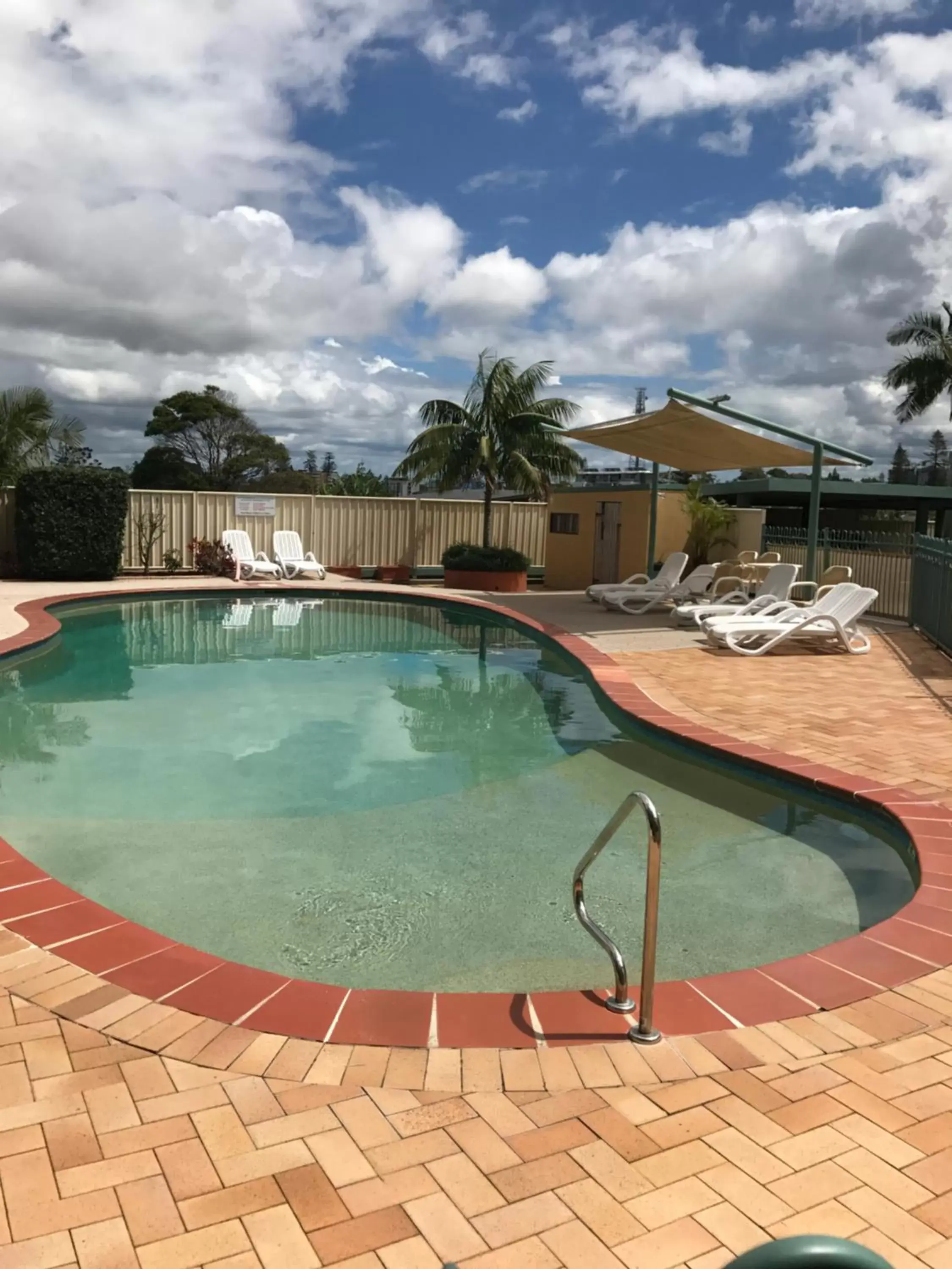 Swimming Pool in Oxley Cove Holiday Apartment
