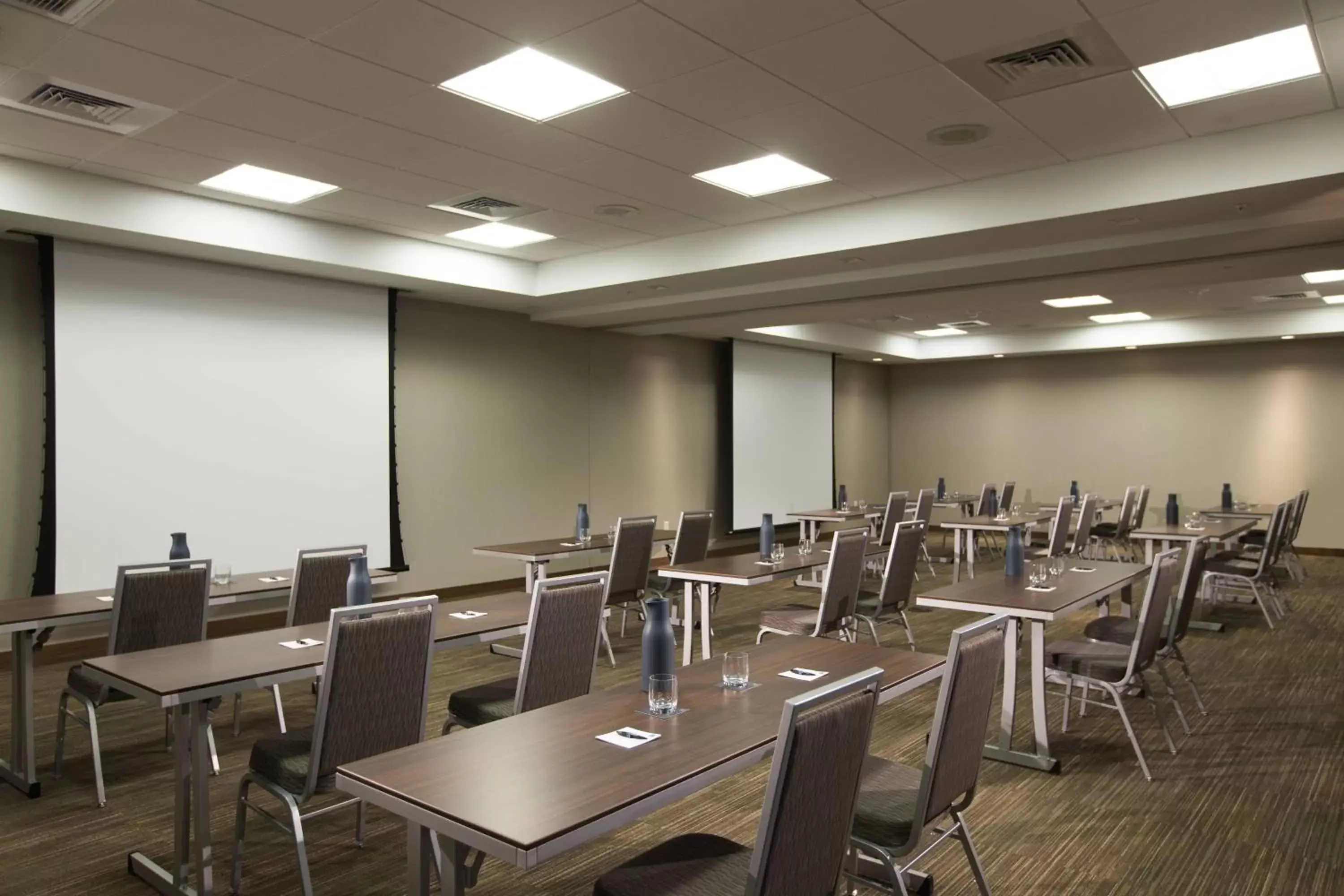 Meeting/conference room in AC Hotel Cincinnati at Liberty Center