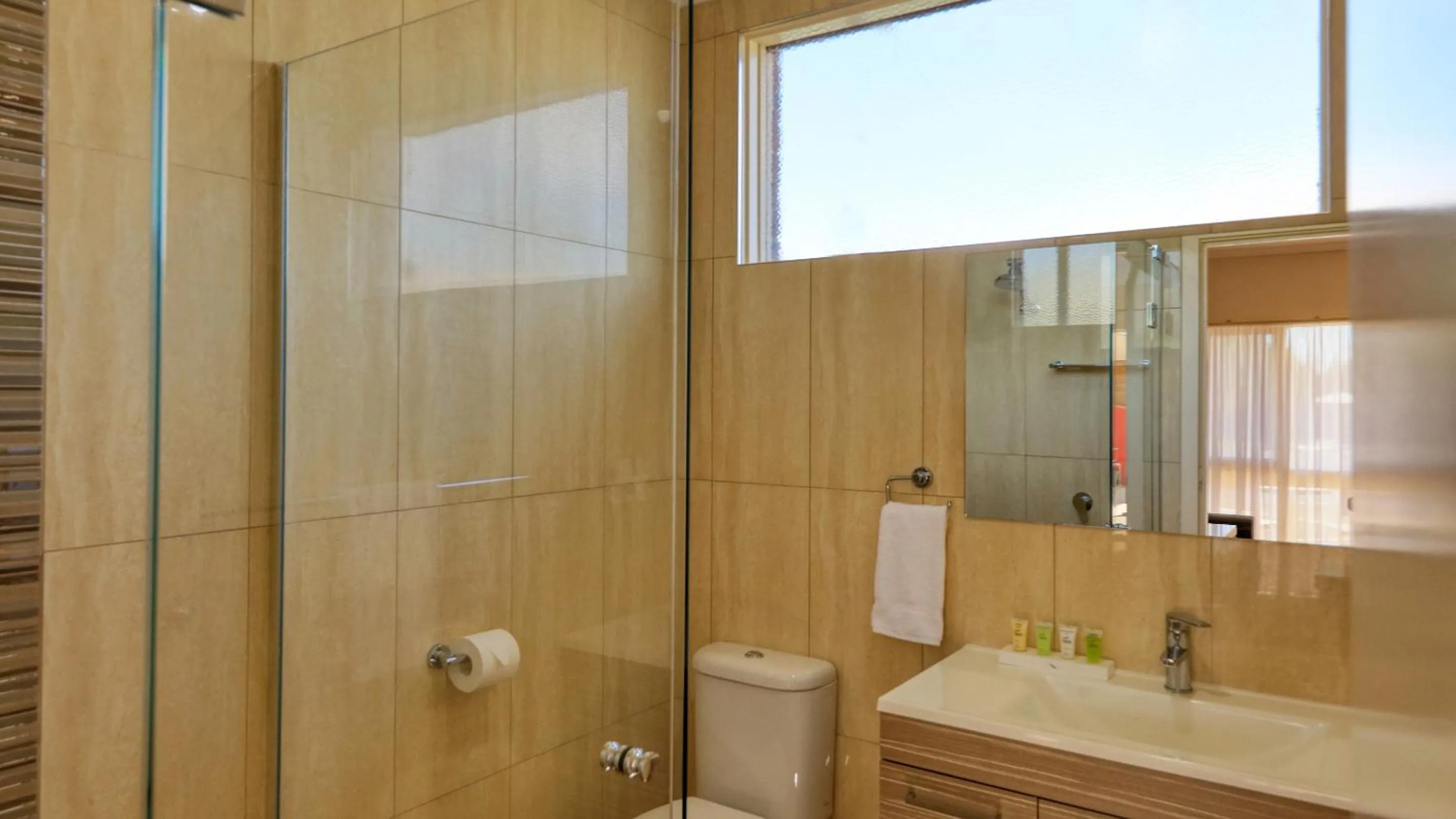 Bathroom in Quality Inn Swan Hill