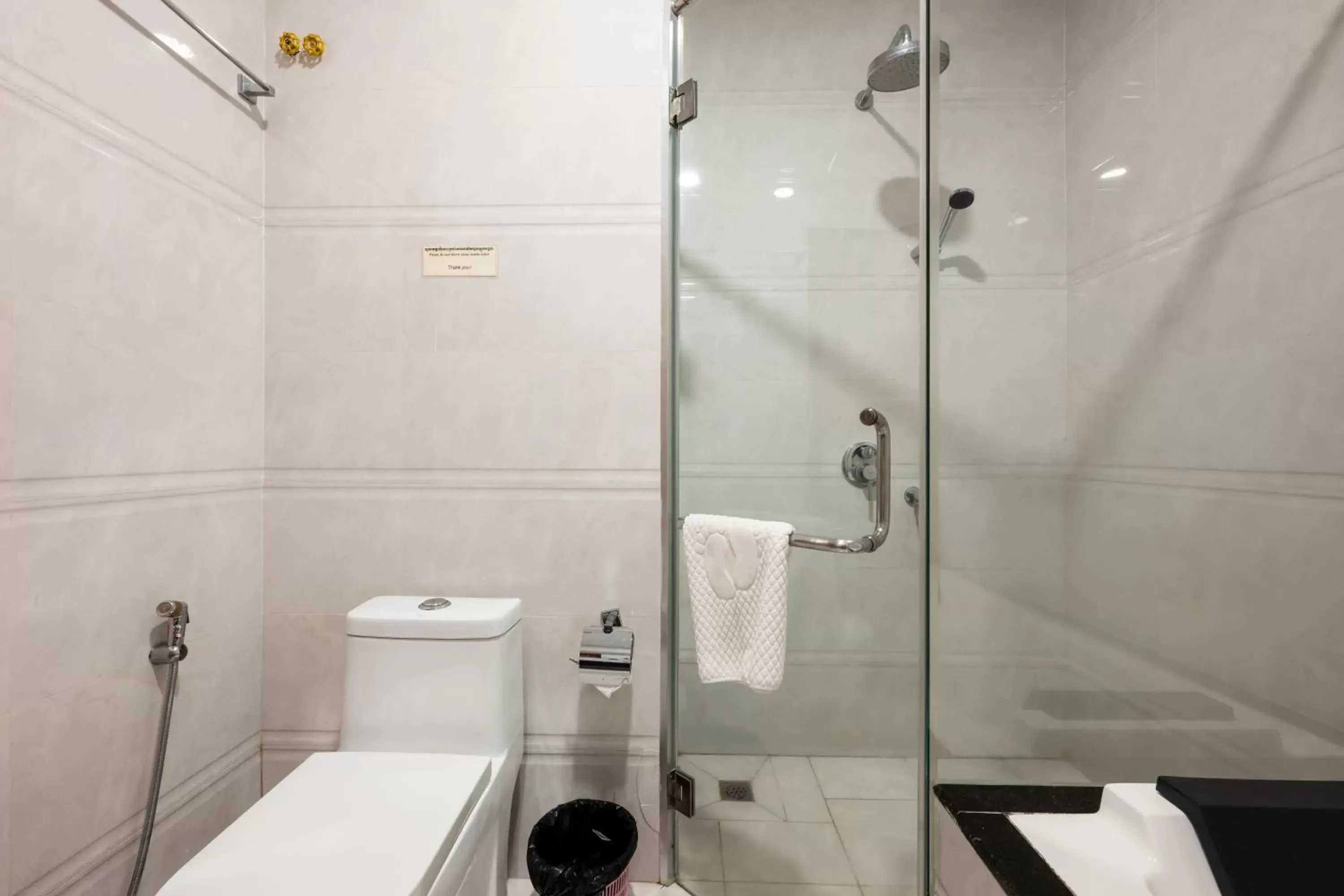Bathroom in Lbn Asian Hotel