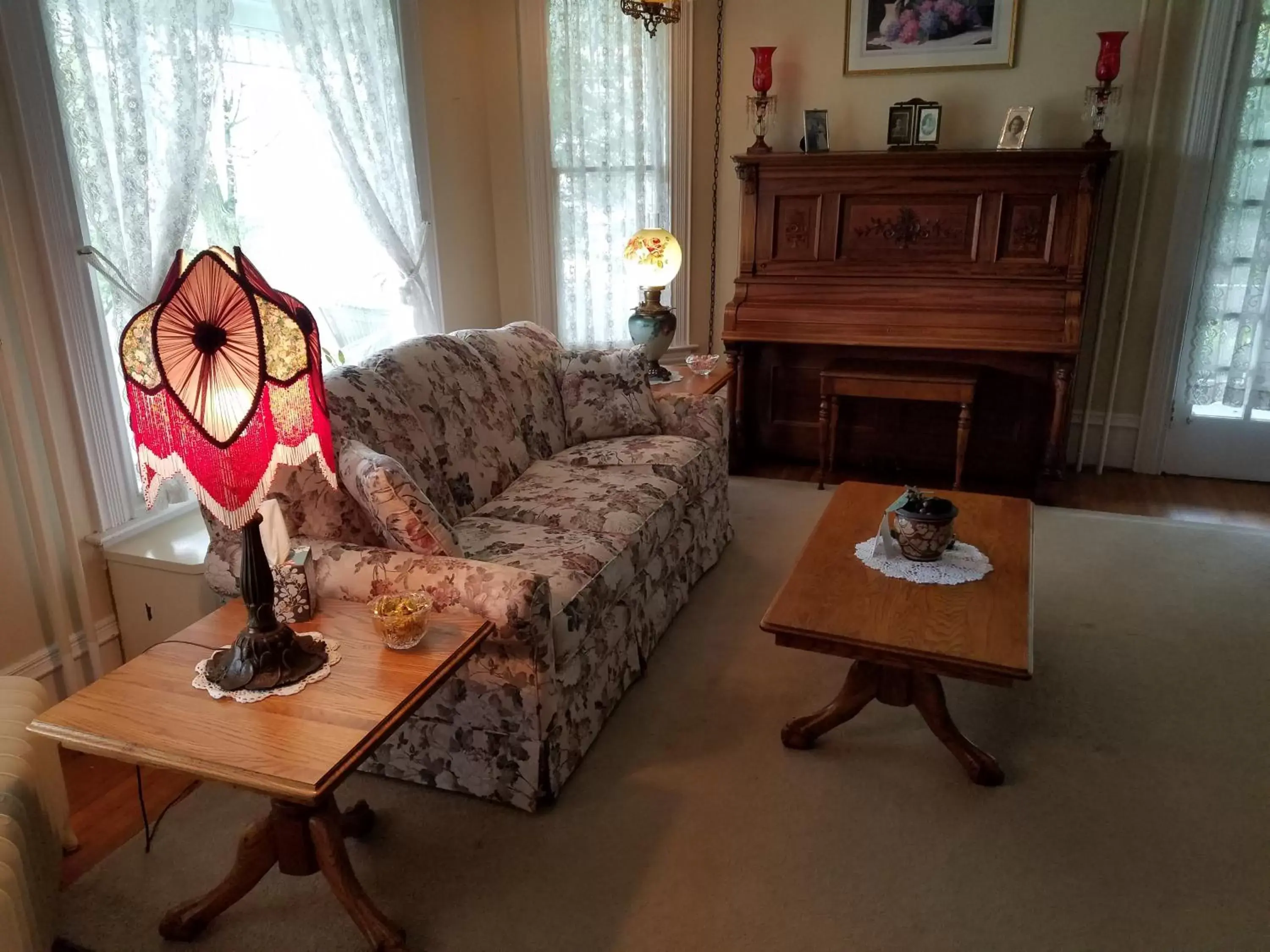 Living room, Seating Area in Hudson Manor Bed & Breakfast