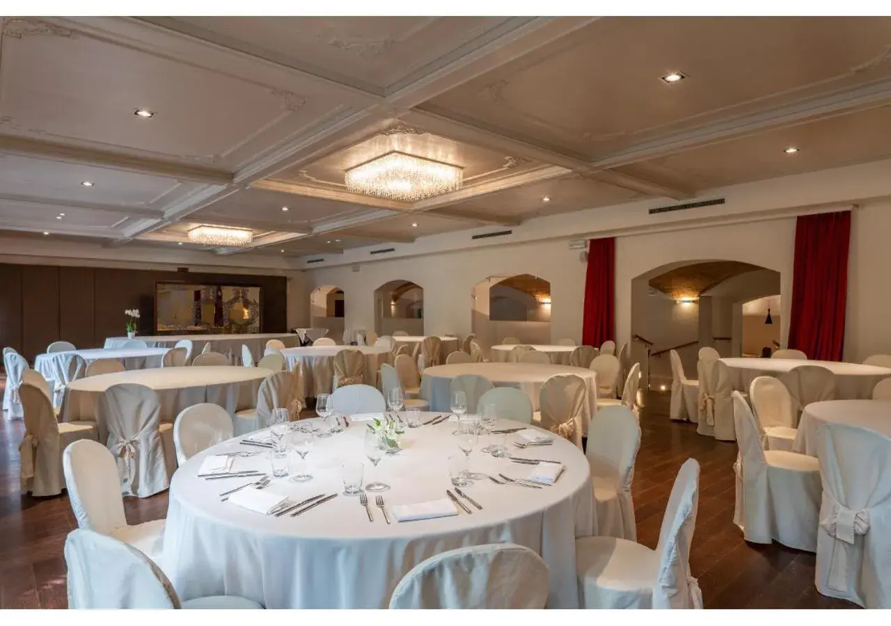 Banquet/Function facilities, Banquet Facilities in PHI Hotel Canalgrande