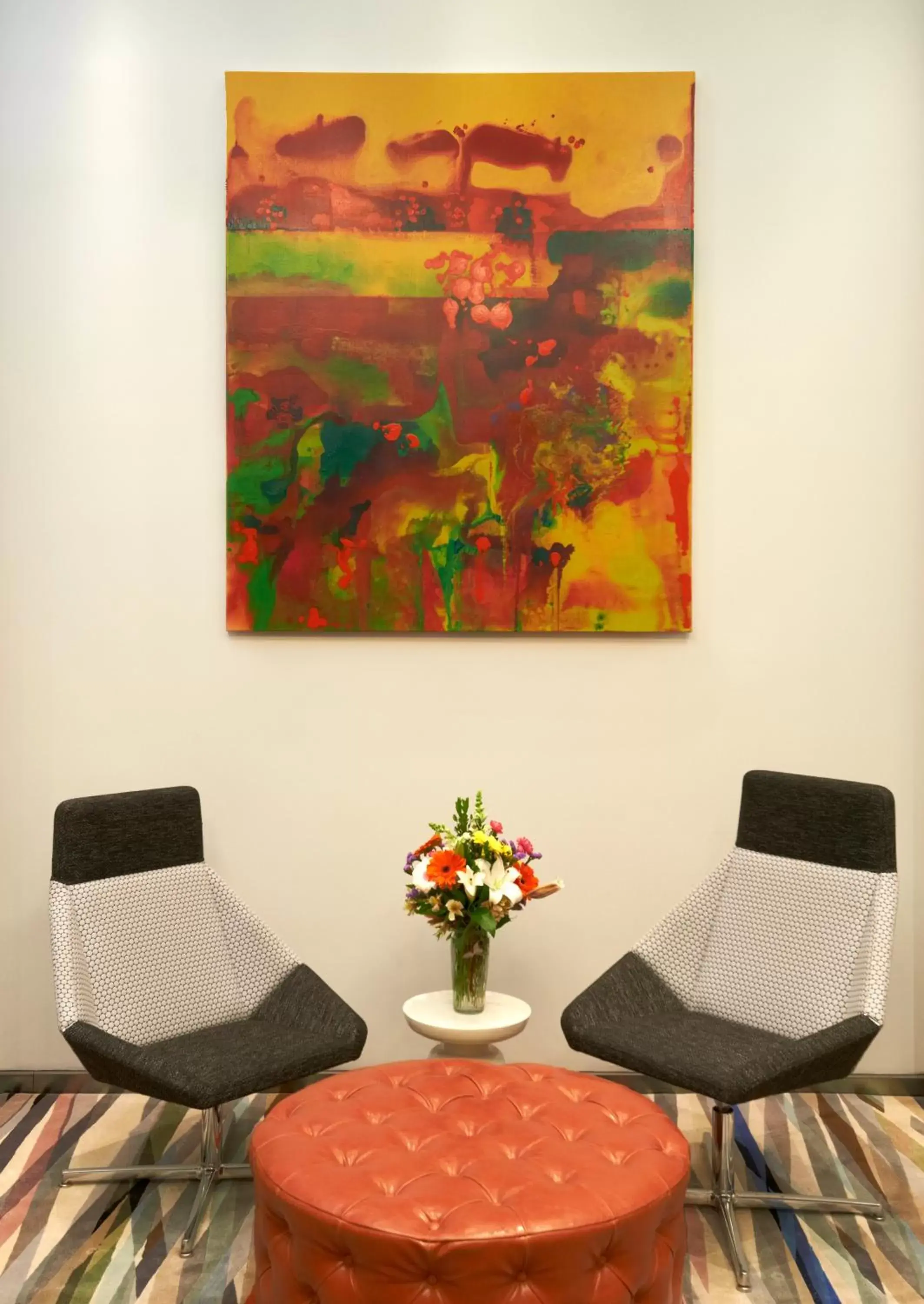 Seating area in Kinzie Hotel