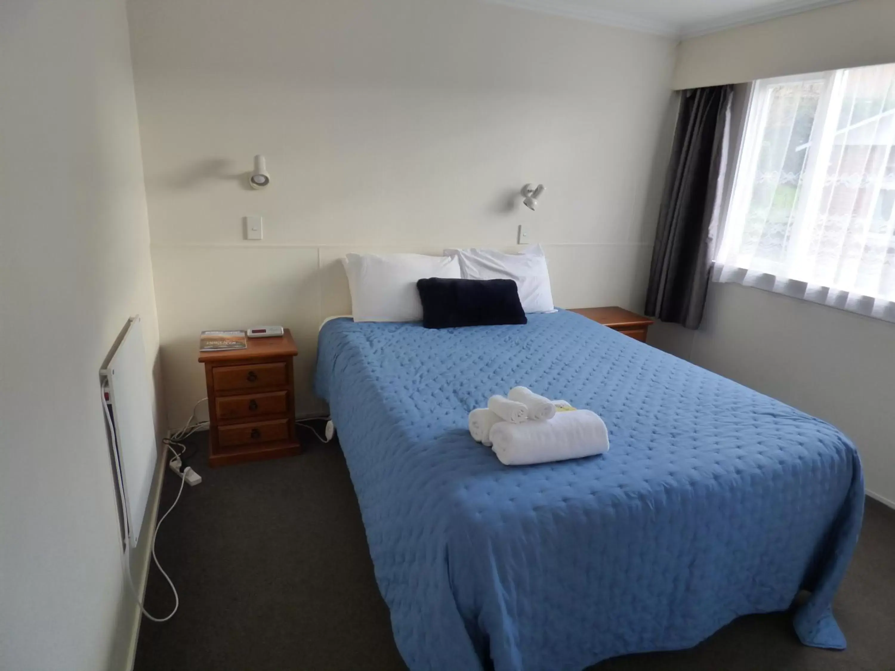Bedroom, Bed in Sahara Motels